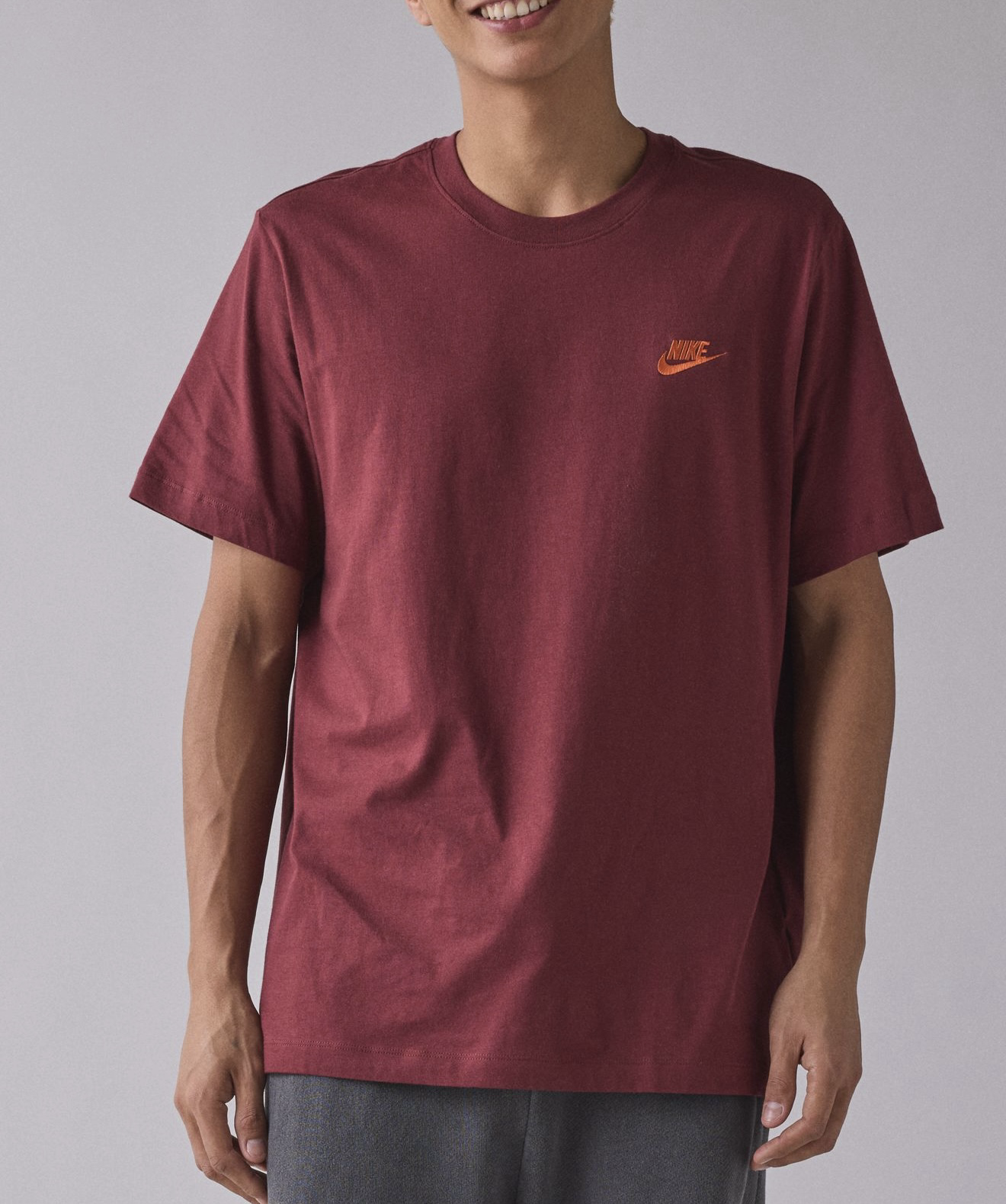 【預購】 NIKE H0902889 面料logo Tee (酒紅）