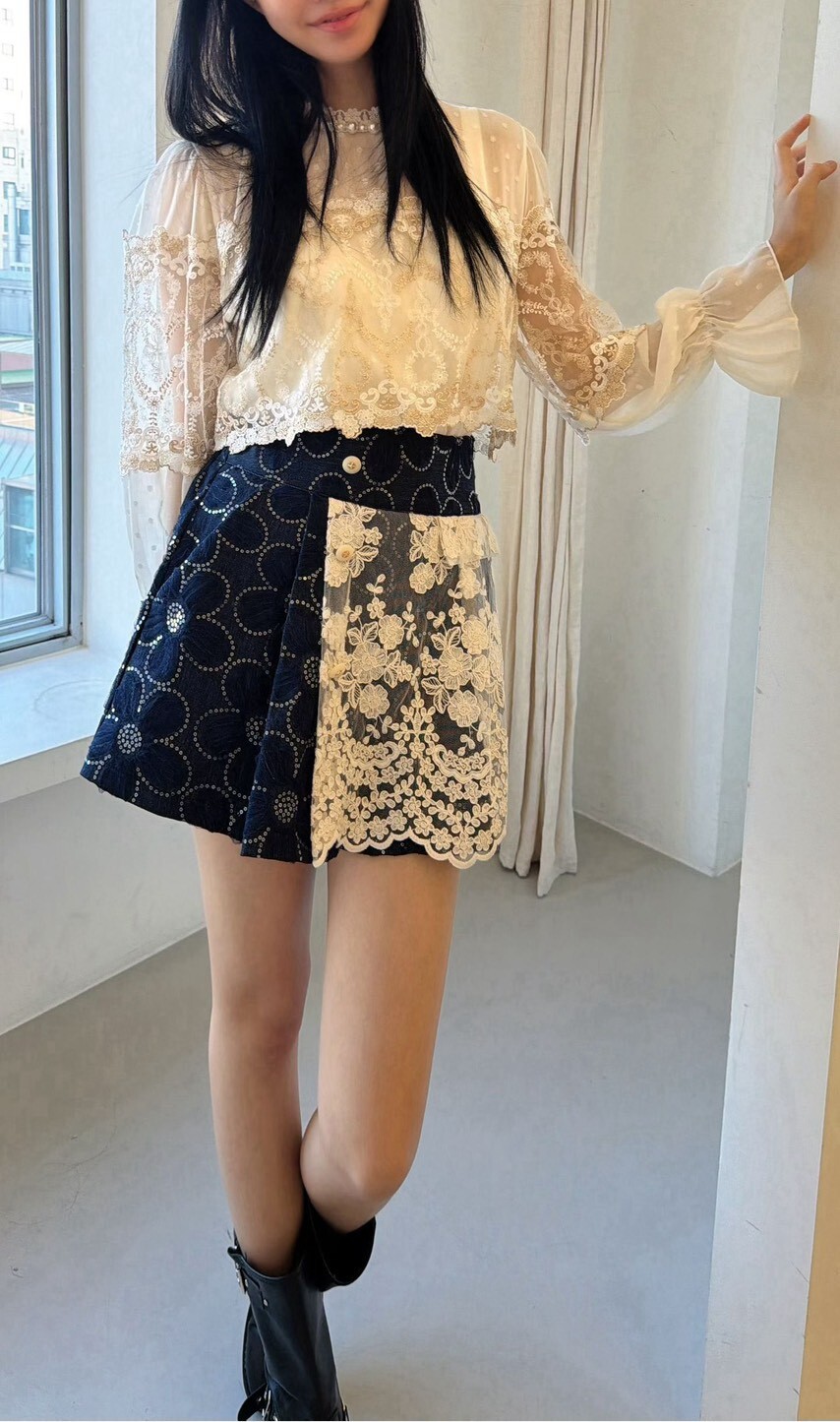 牛仔花朵半蕾絲褲裙