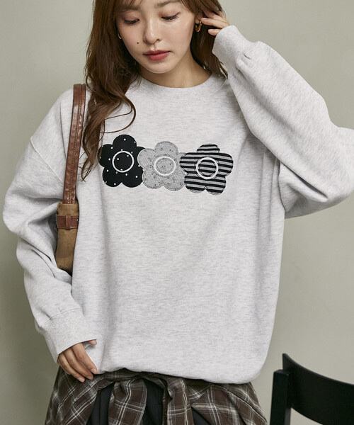 MARY QUANT × PUBLUX / Mixed Material Docking Triple Daisy Brushed Fleece Sweatshirt