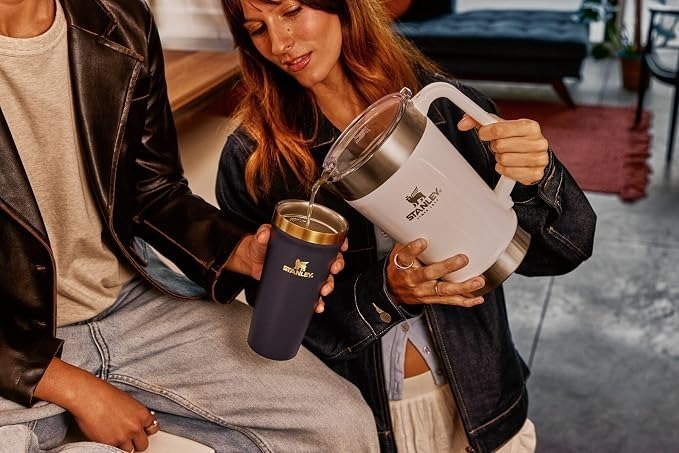【預購】Stanley Stay-Chill  H090261 保冷水壺 64oz (Peach Rose）
