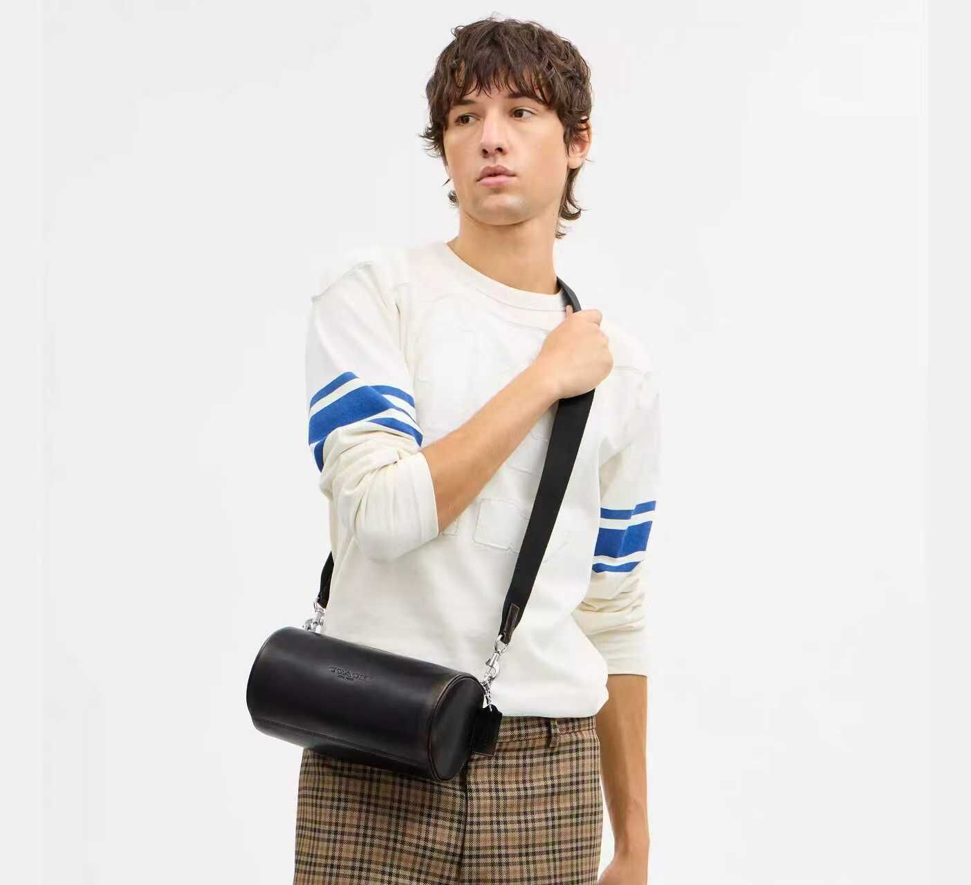 【預購】COACH H090356 Andre 24號圓筒包 (黑色)