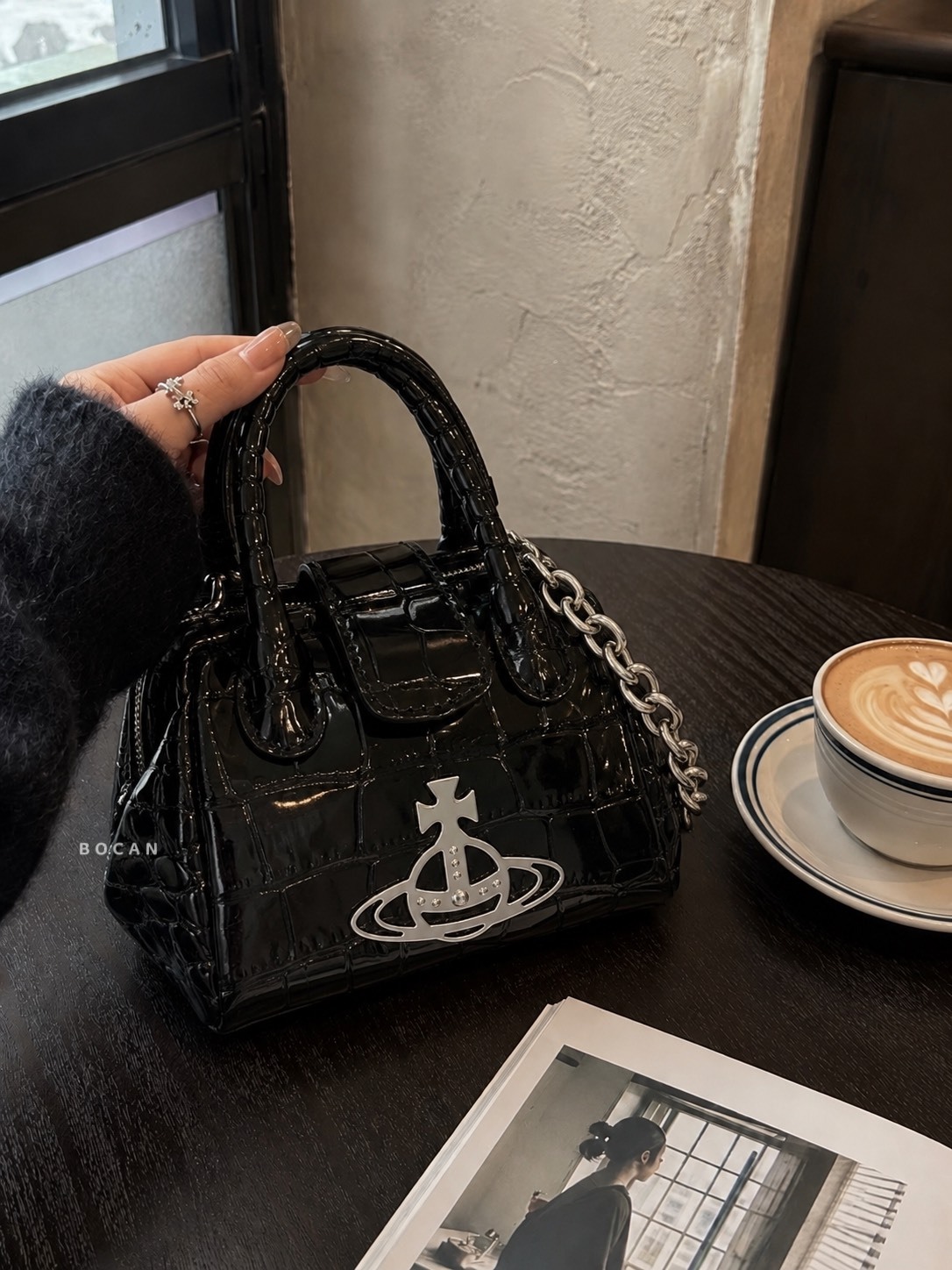 VIVIENNE WESTWOOD 西太后 PAMELA 26AW土星 鱷魚紋 迷你 鏈條 手提包