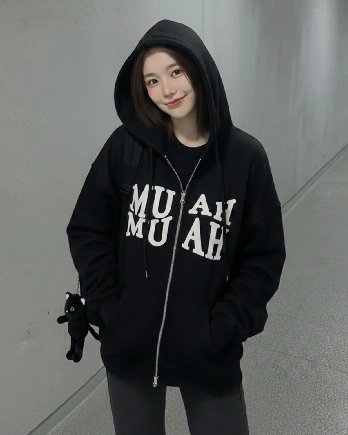 【預購】Muah Muah ZKD090302 MUAH Logo 連帽拉鍊外套