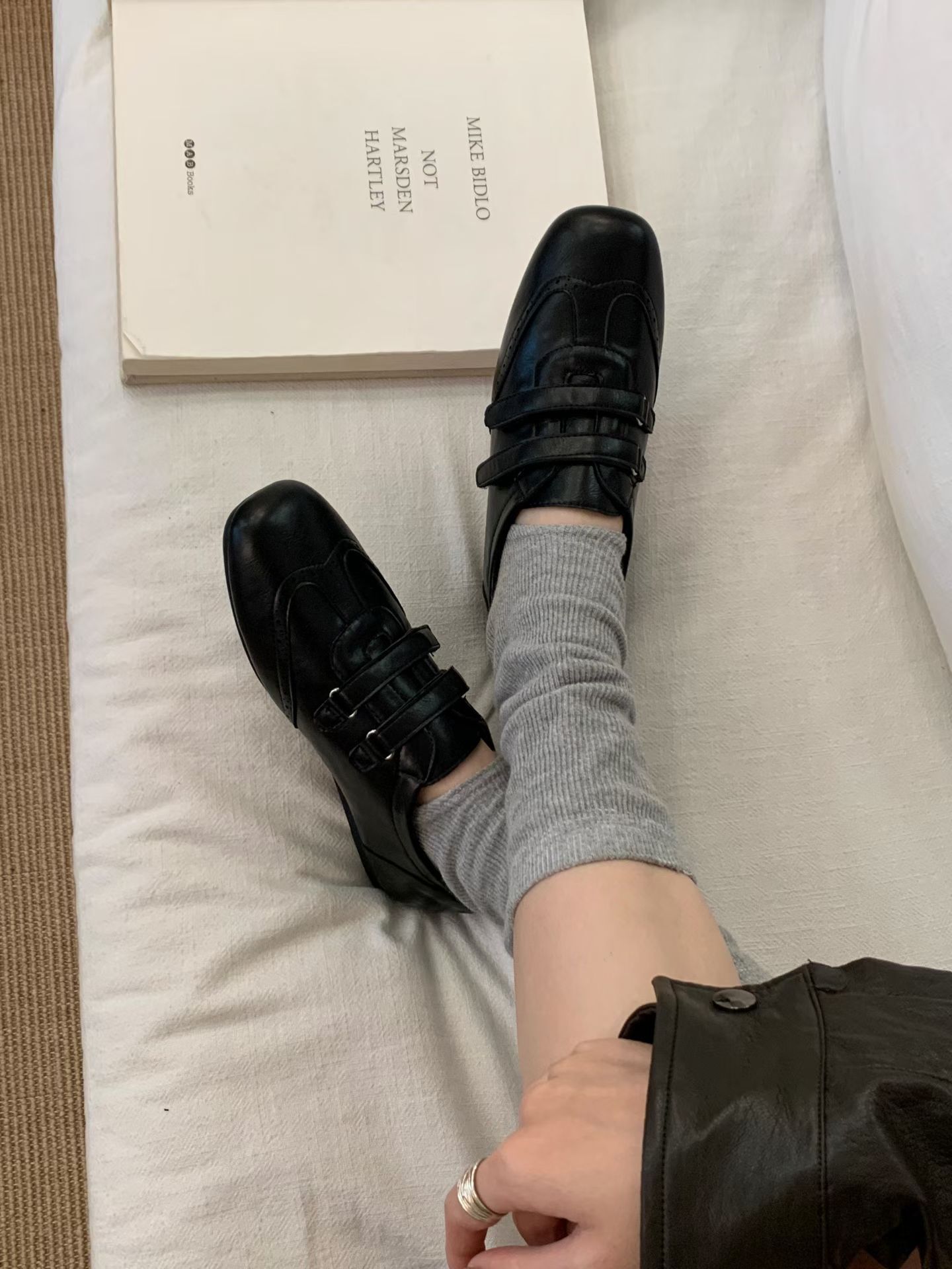 英倫魔鬼氈雙帶小單鞋