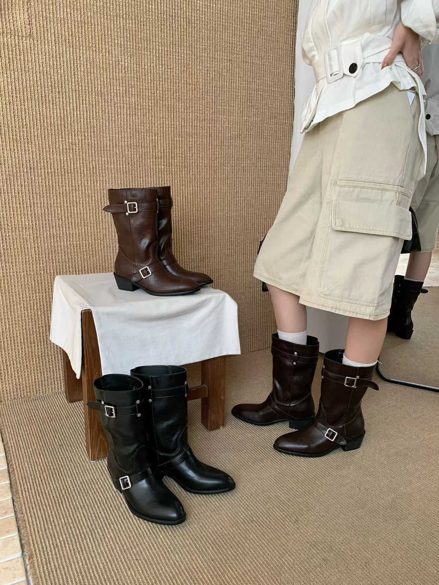 顯瘦尖頭雙釦騎士中筒靴
