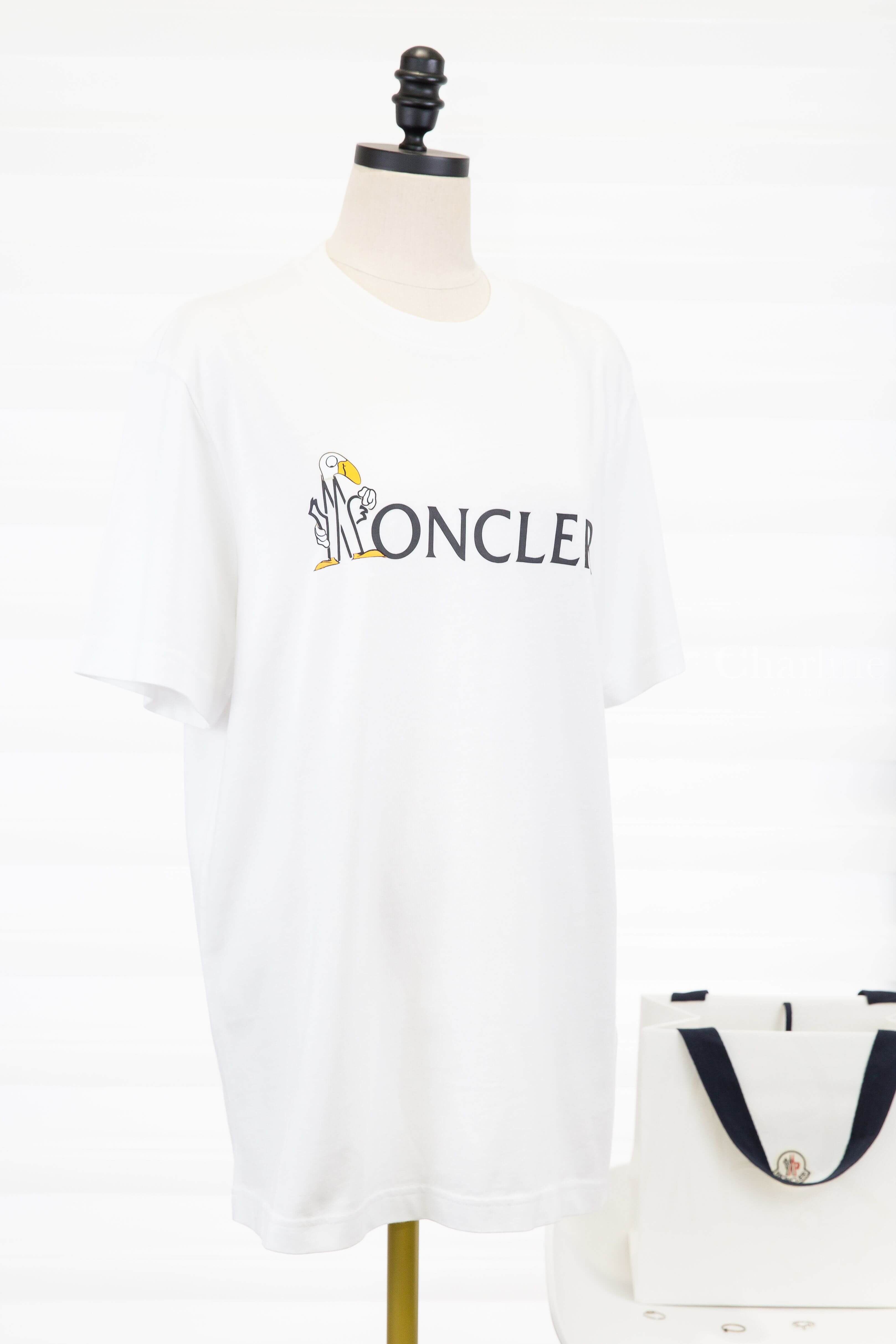MONCLER 白色 Logo 印花圓領短袖 T-shirt 正面另一角度與衣身版型，Charline Boutique 實拍