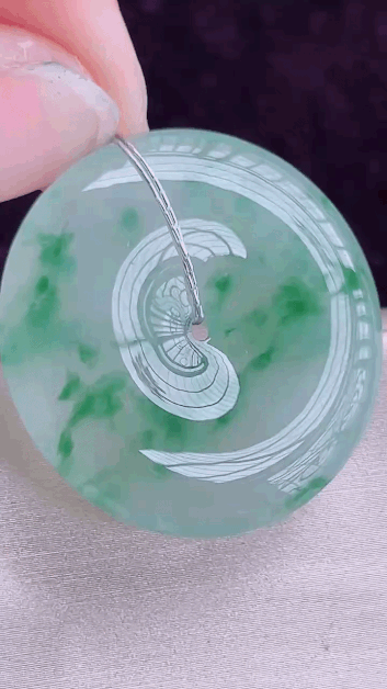9135 翡翠冰飄綠花平安扣 (31.5mm直徑)