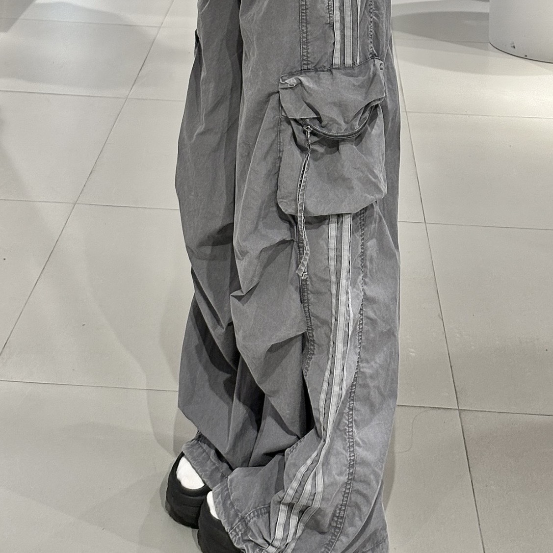 ADIDAS ORIGINAL 鐵灰 長褲 工裝褲 寬鬆 休閒 穿搭 男女同款 KX3047
