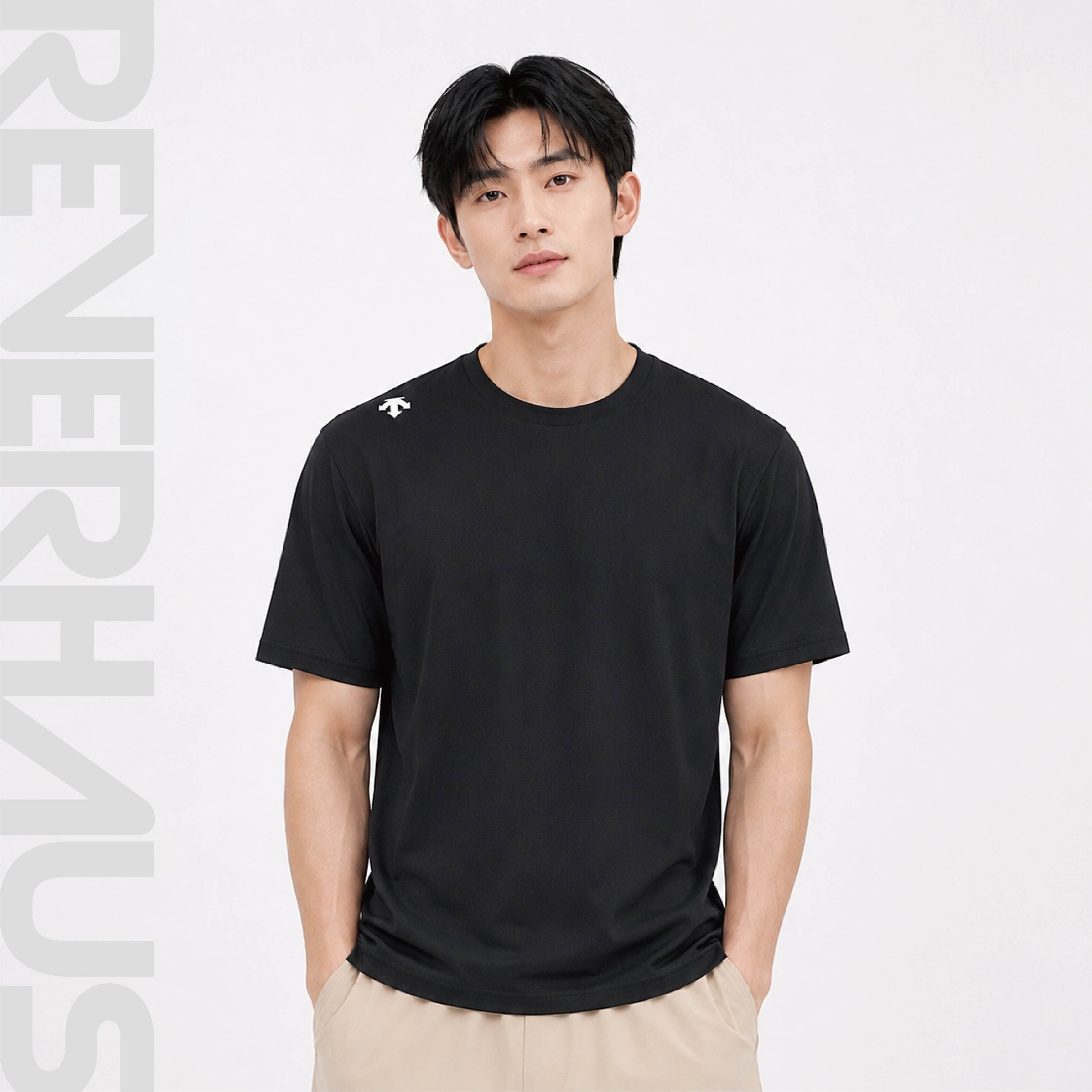【 DESCENTE｜OVERFIT 文字短TEE - 黑 】