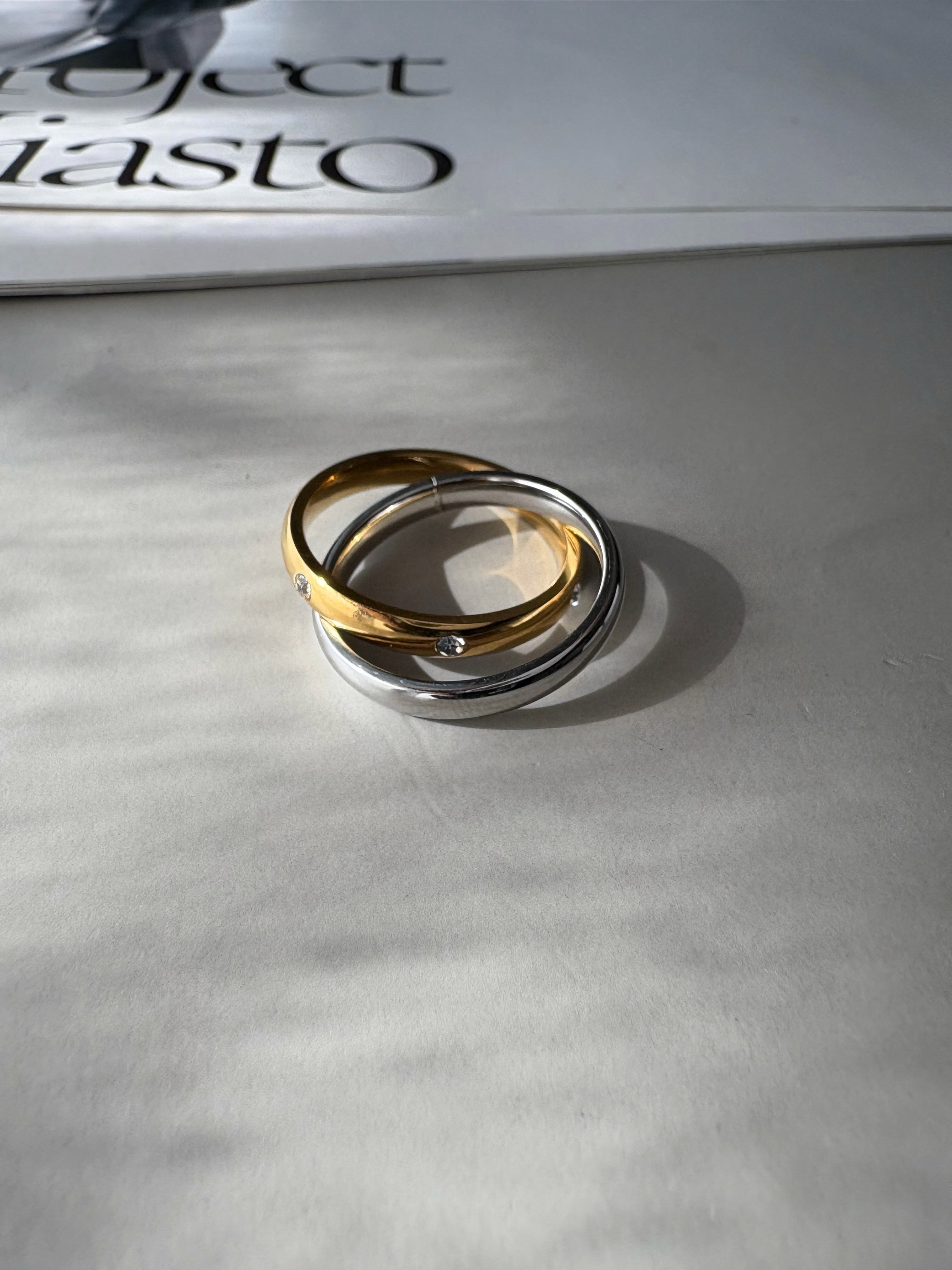 double curve zirconia ring