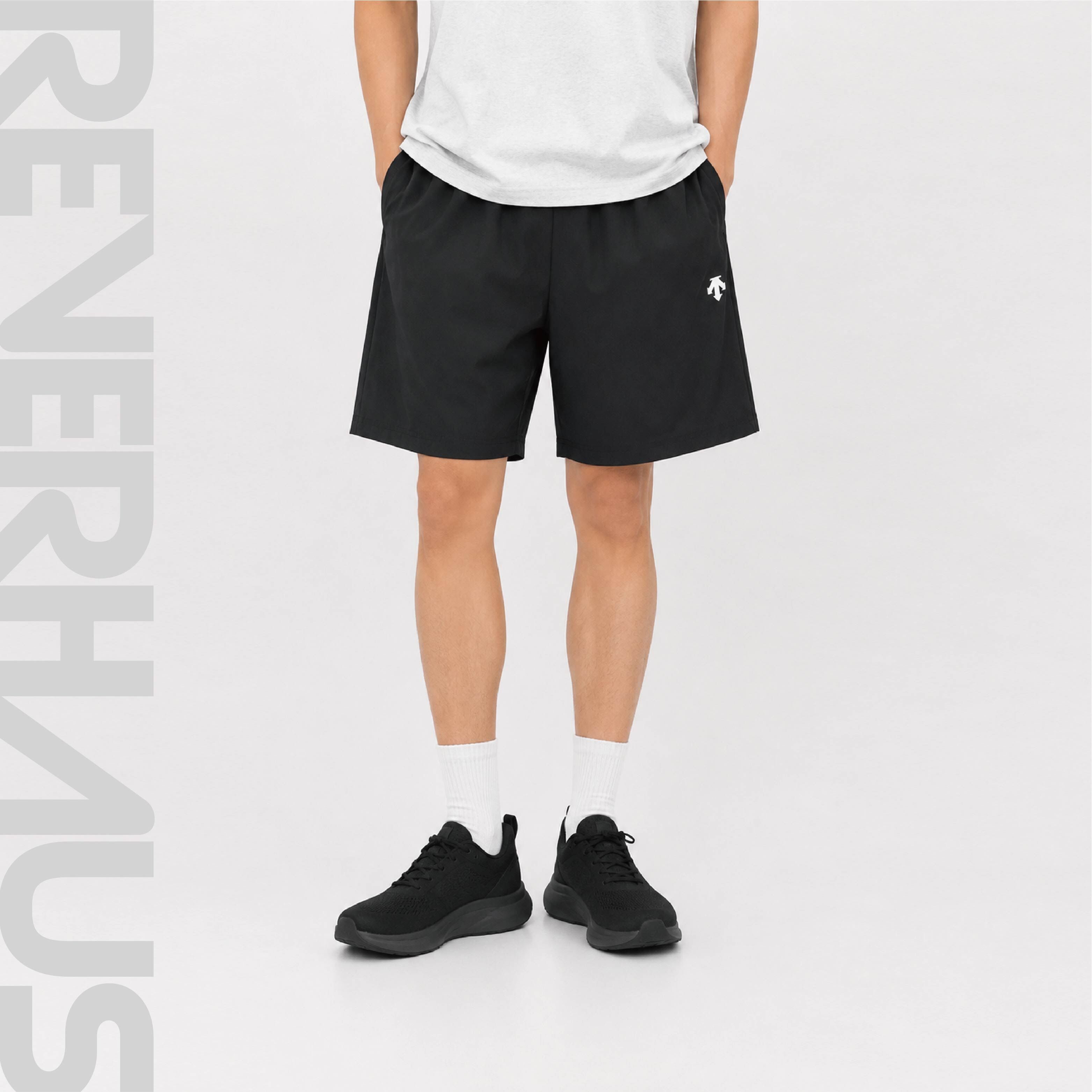 【 DESCENTE｜ DESCENTE ESSENCIAL 7" 休閒短褲 - 黑 】