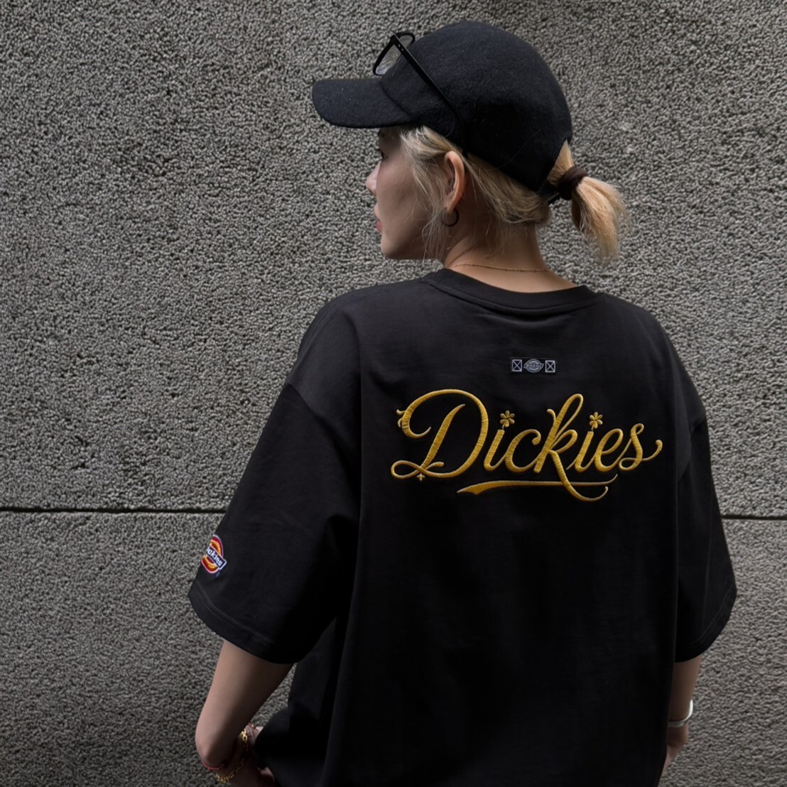 Dickies 刺繡草寫花卉字母LOGO 黃刺繡 寬鬆短踢 DKU262NKT597