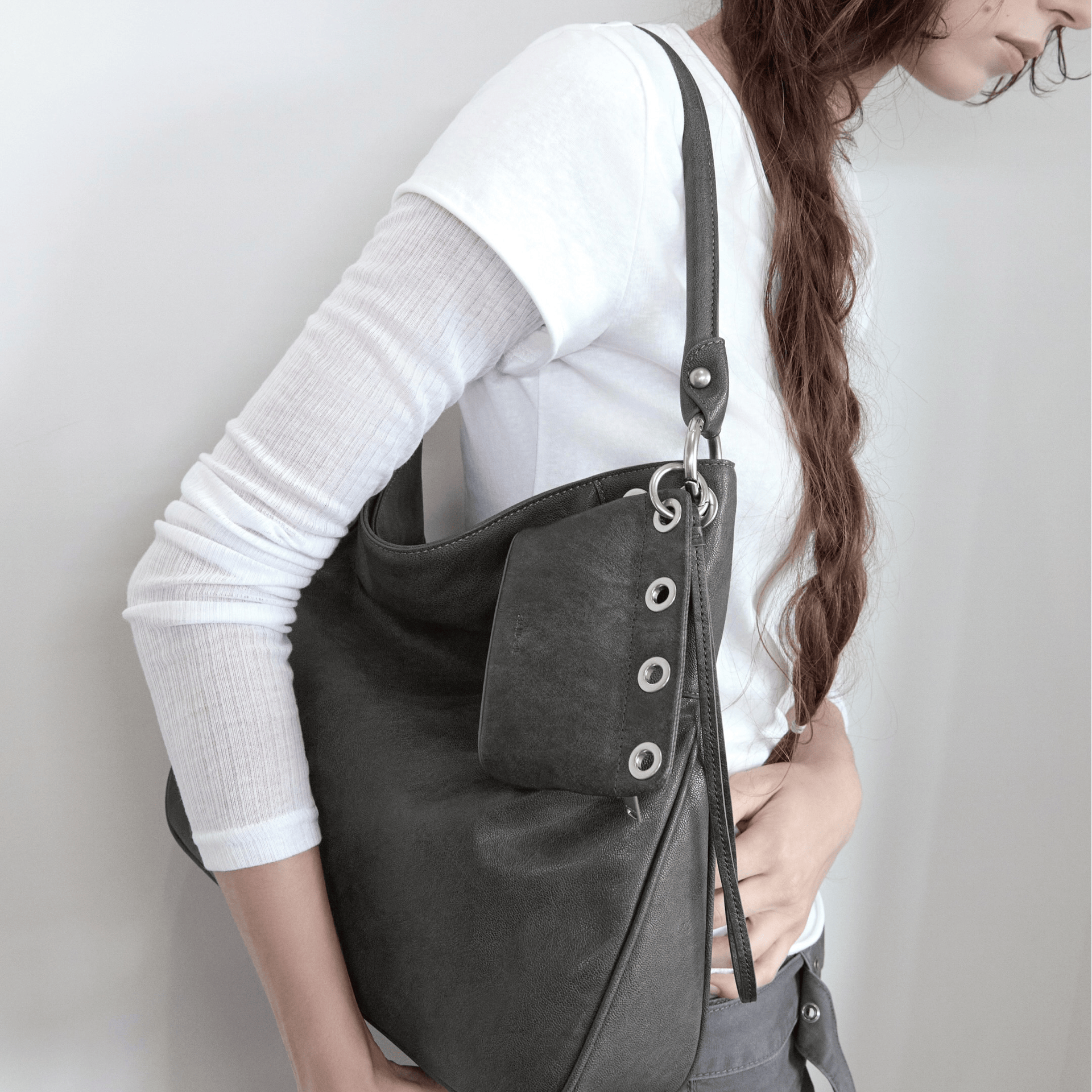 Stand Oil｜Loop Eyelet Pouch [2 colors]