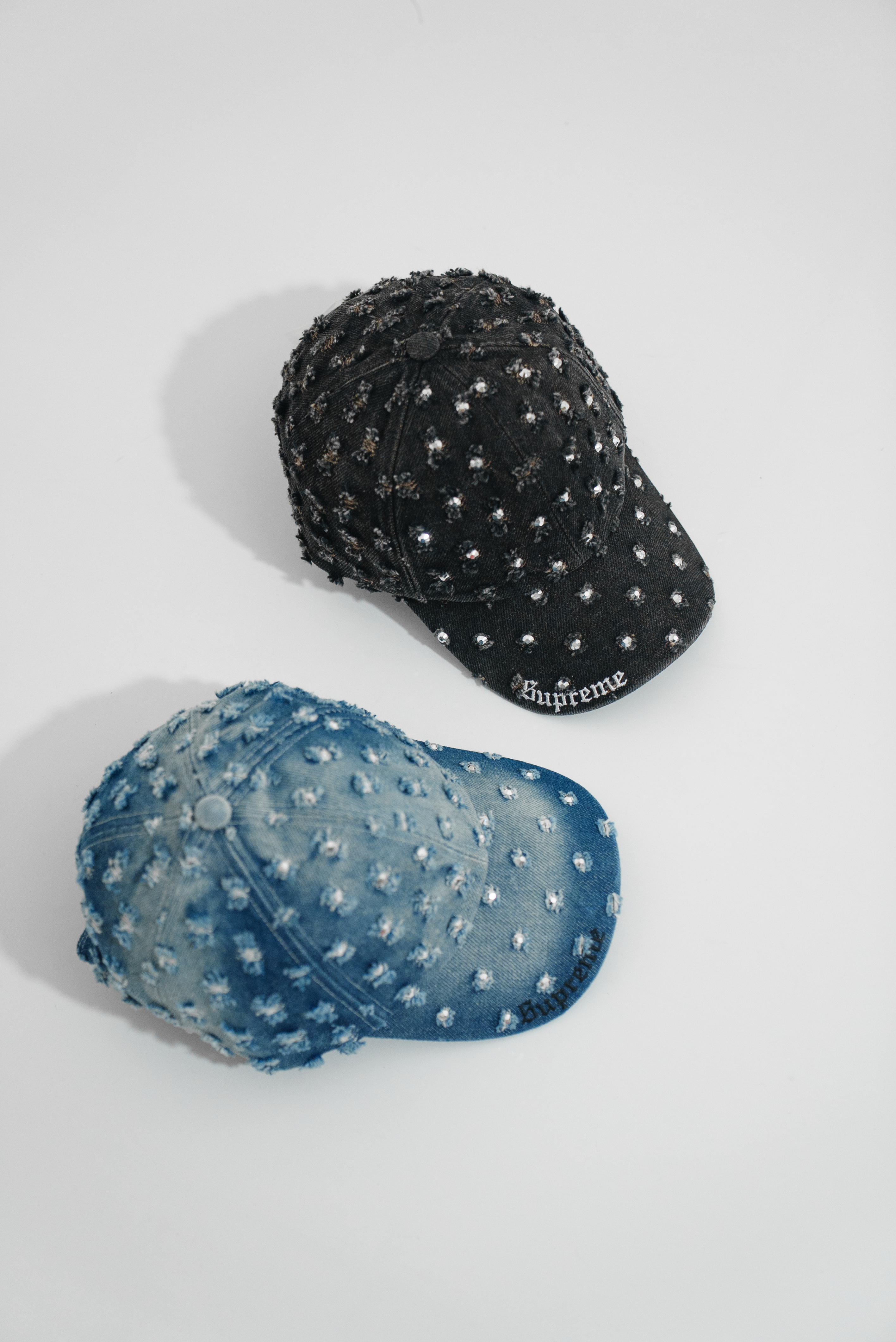 【Focus Store】現貨秒發 Supreme FW26 Week1 Hole Punch Rhinestone Denim 6-Panel 六分割帽
