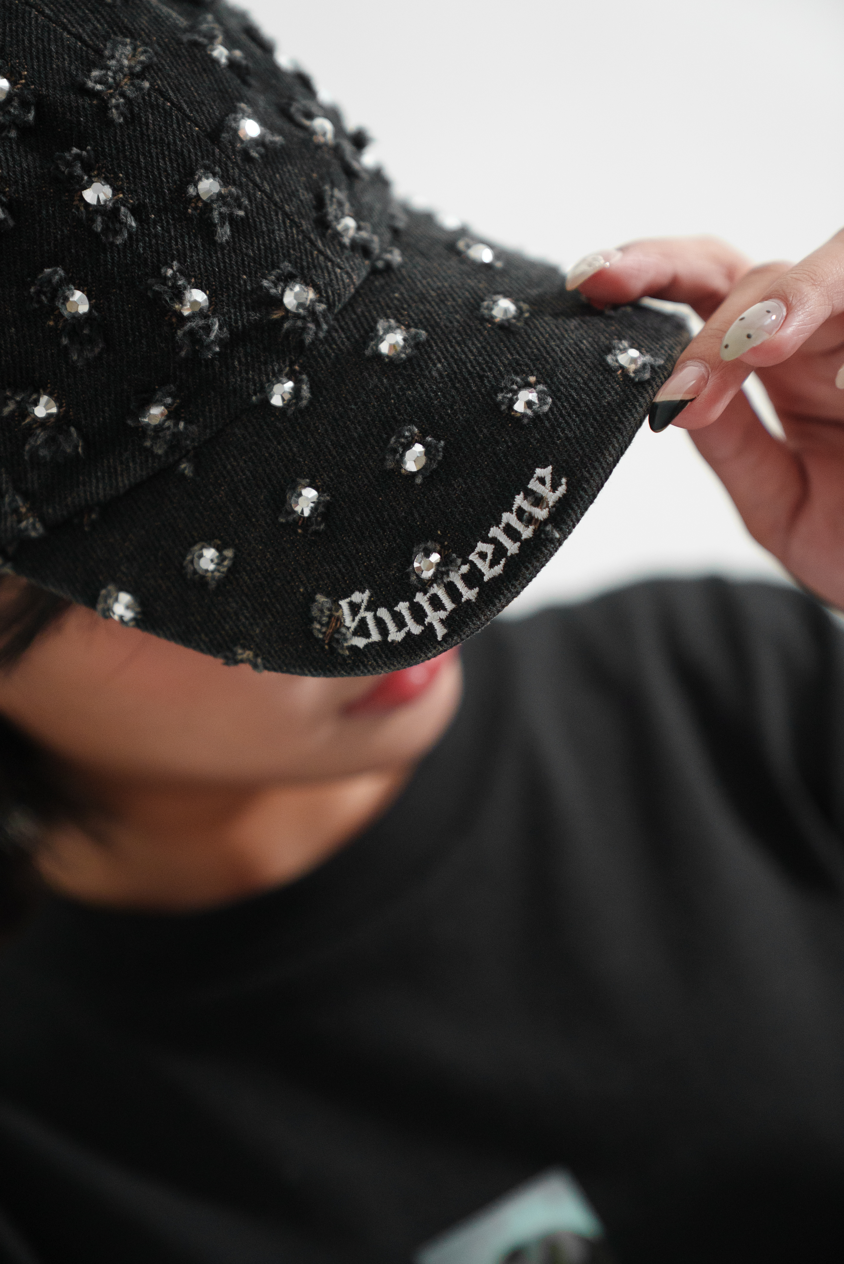 Focus Store】現貨秒發Supreme FW26 Week1 Hole Punch Rhinest
