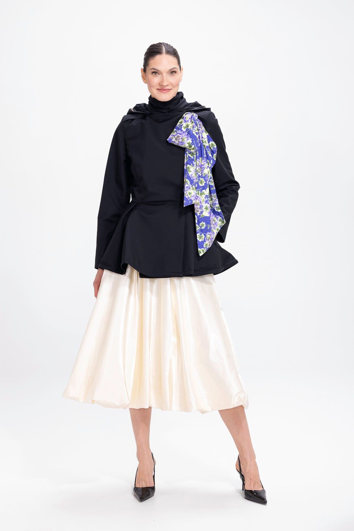 1RS0905-003 [RAINSISTERS] Mid-season Detachable Hood Double Breasted Jackets Black Monochrome With Detachable Bow Accessory In Floral Print #S-MOBO (EU)
