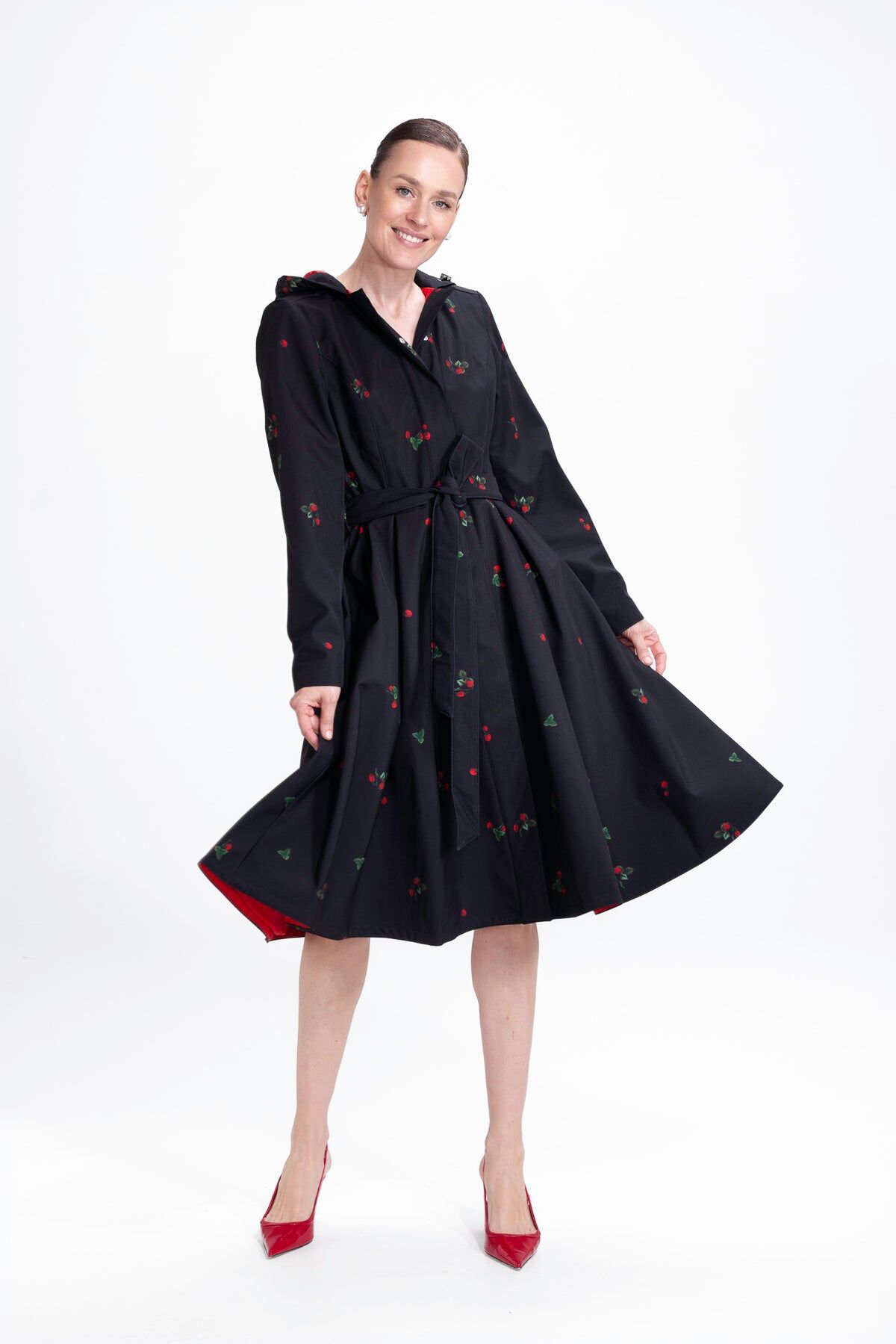 1RS0905-031 [RAINSISTERS] Mid-season Single Breasted With Large Folds In Skirt Black With Wild Strawberry Print #S-WIST (EU)