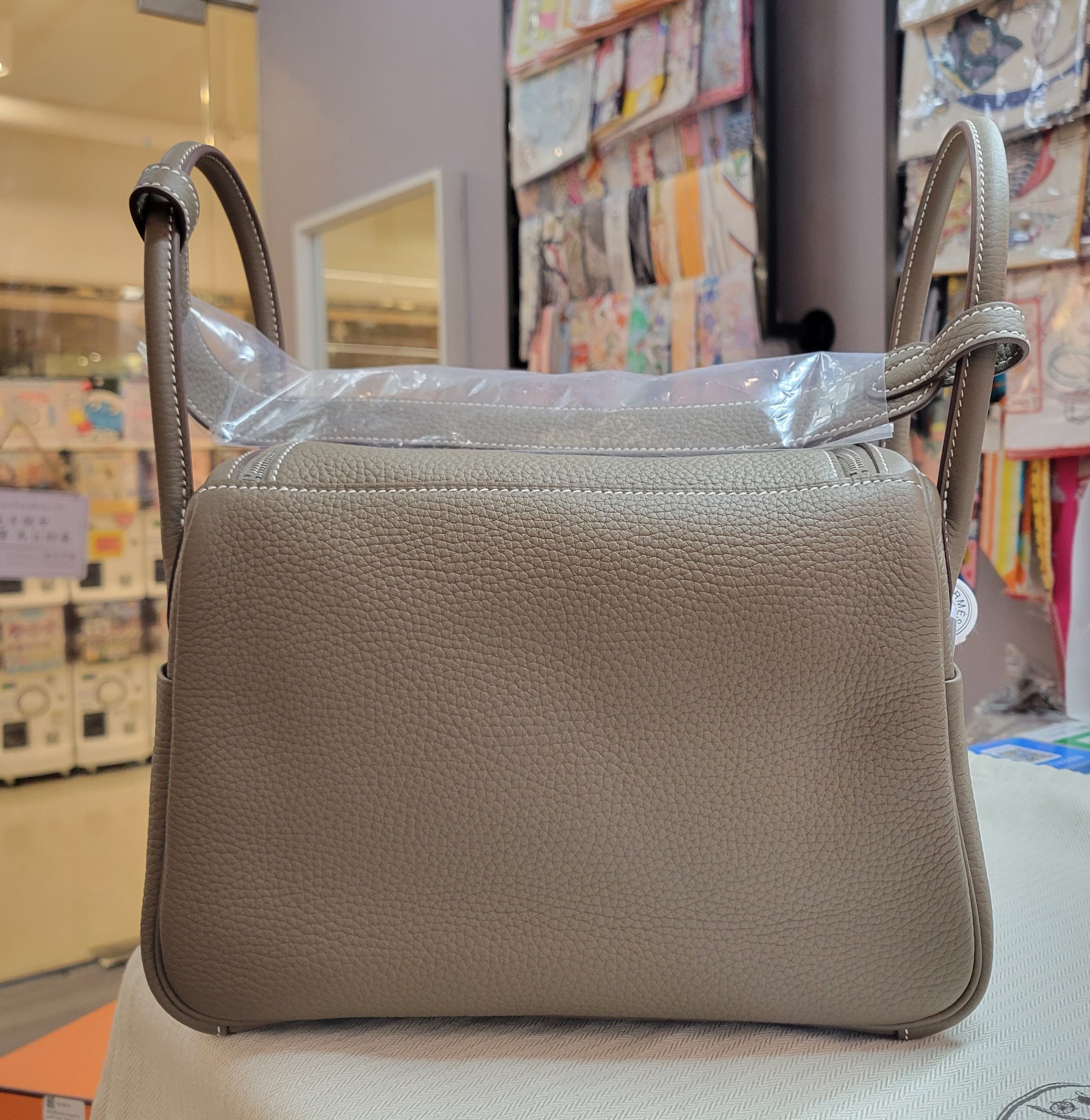 HERMES Lindy 26 etoupe CK 大象灰銀扣