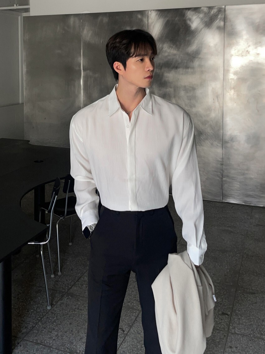 Monet Hidden Shirt