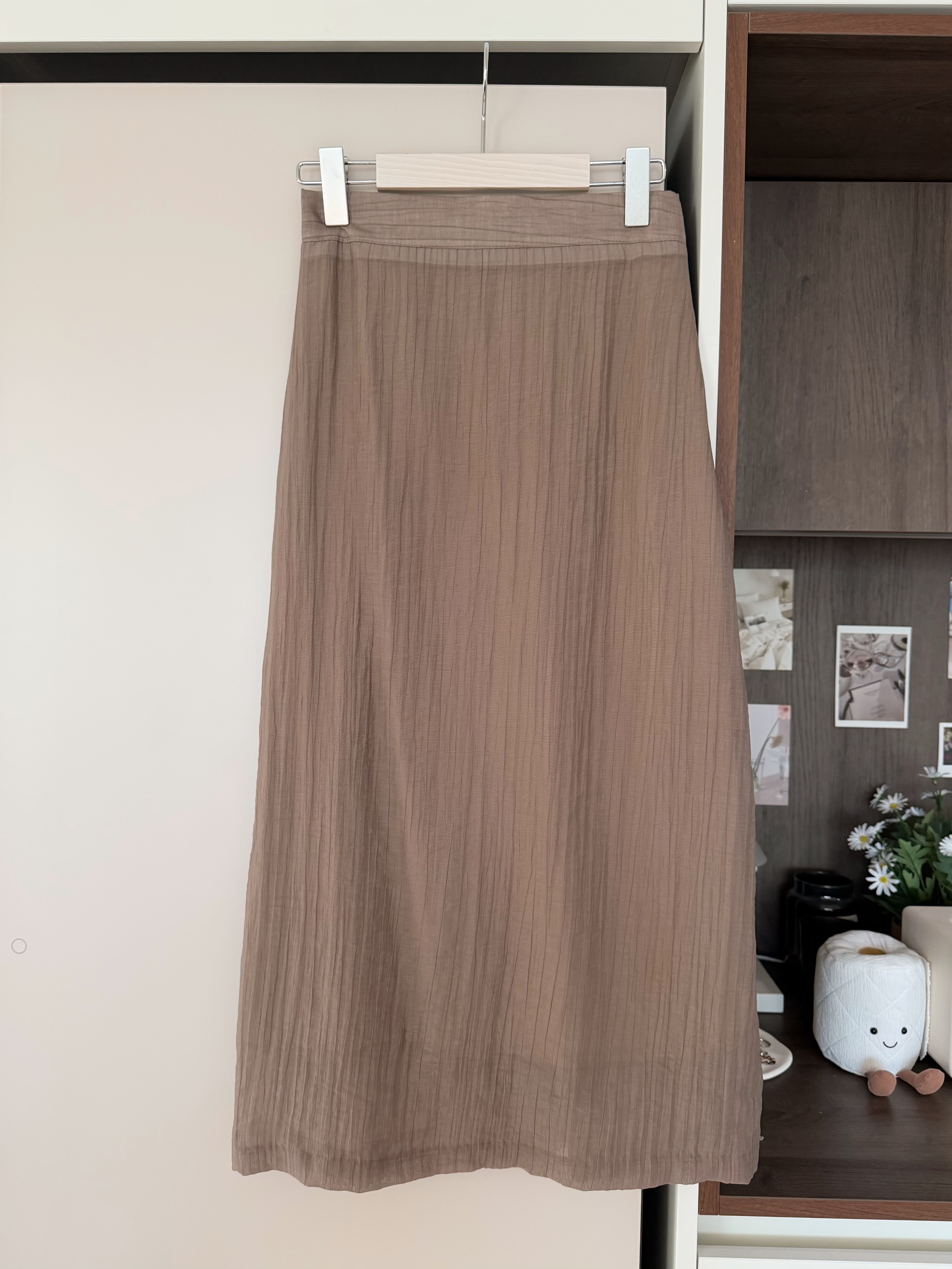 KR709 質感細壓紋鬆緊高腰直筒長裙-2色