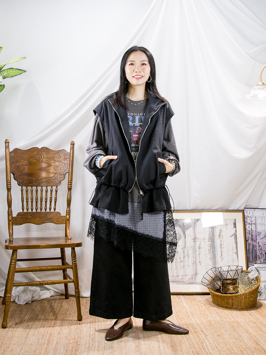 全開胸拉鏈．下擺COTTON料．風褸料背心外套