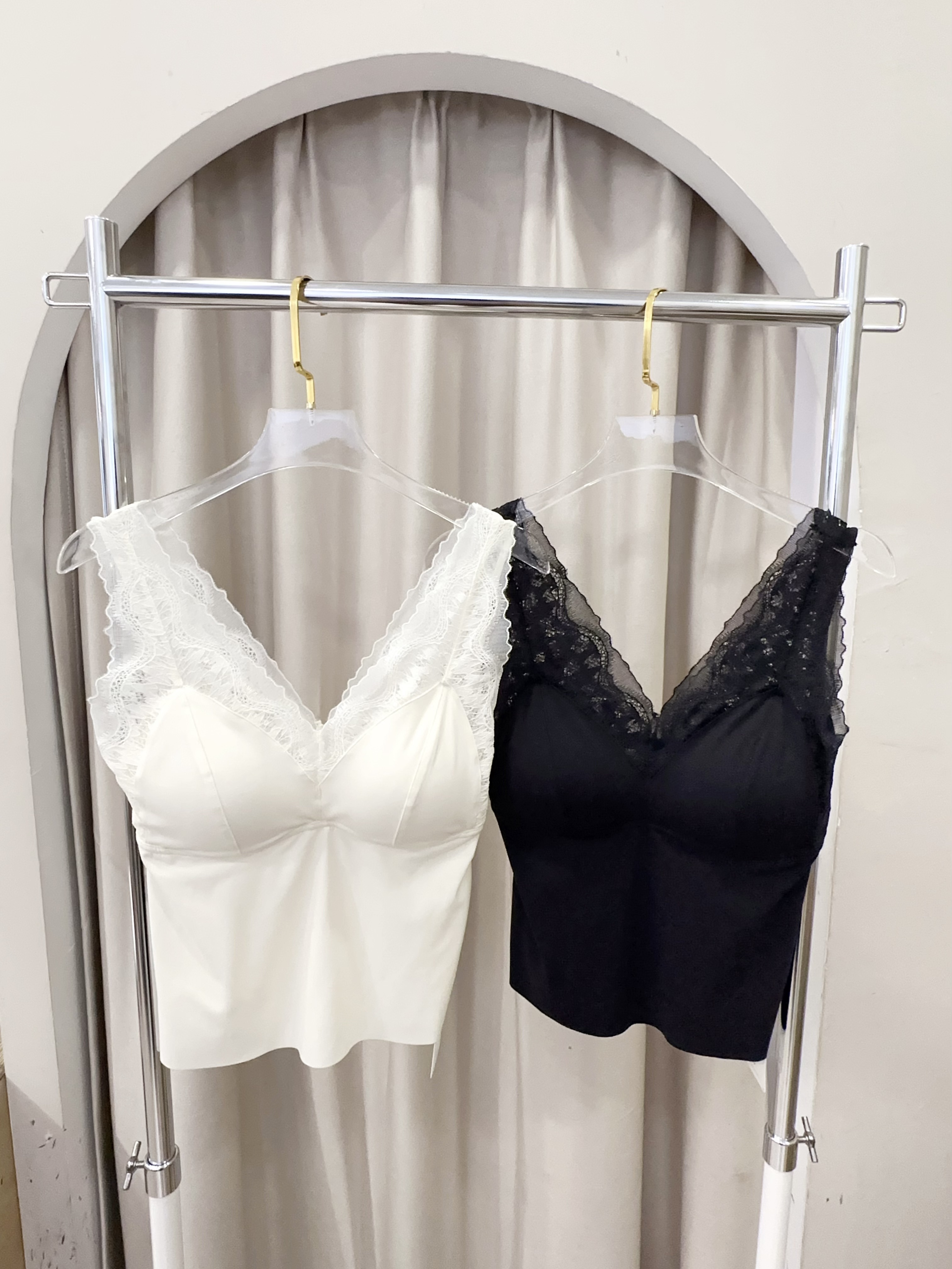 前後Ｖ寬蕾絲bra top