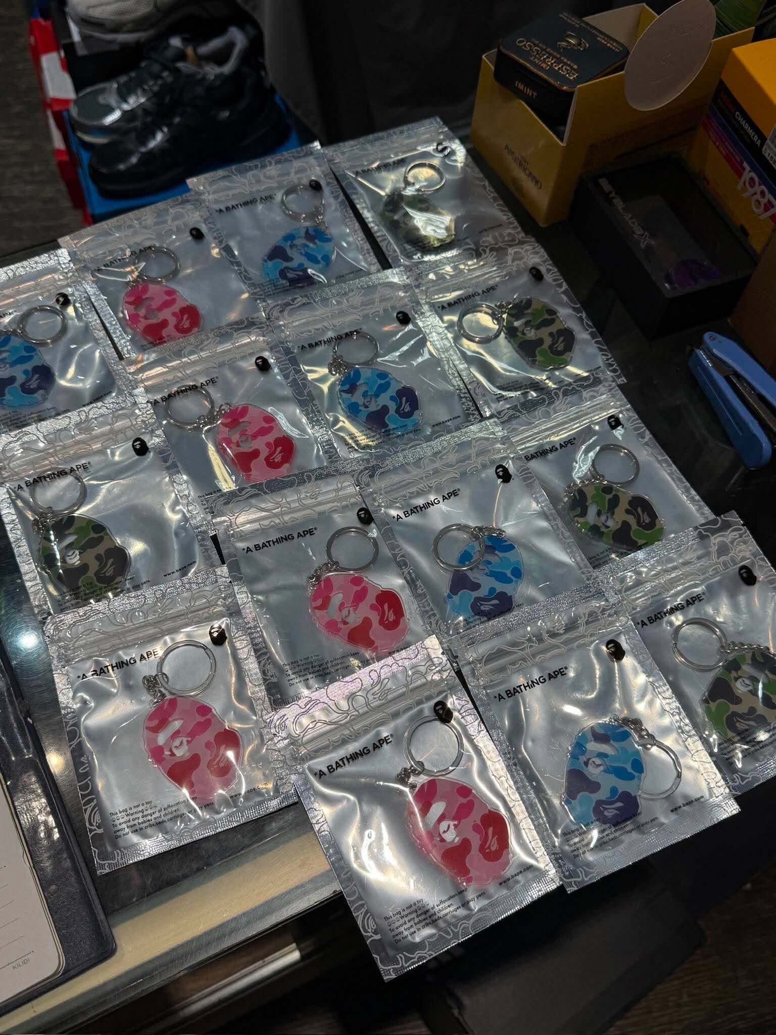 BAPE ABC CAMO APE HEAD ACRYLIC KEYCHAIN  猿人頭 迷彩 鑰匙圈