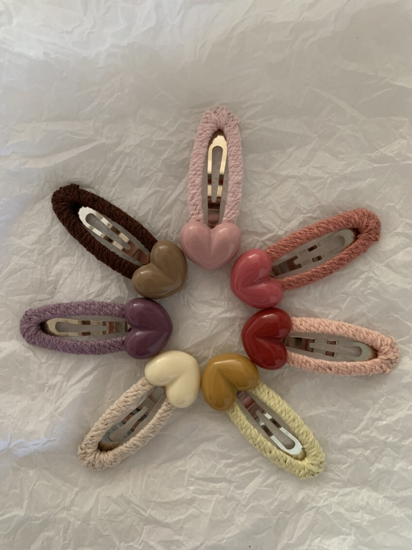 Heart-shaped color hair clip