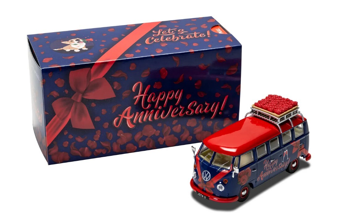Corgi CC02735 1:43 CC02735 Volkswagen Campervan Happy Anniversary