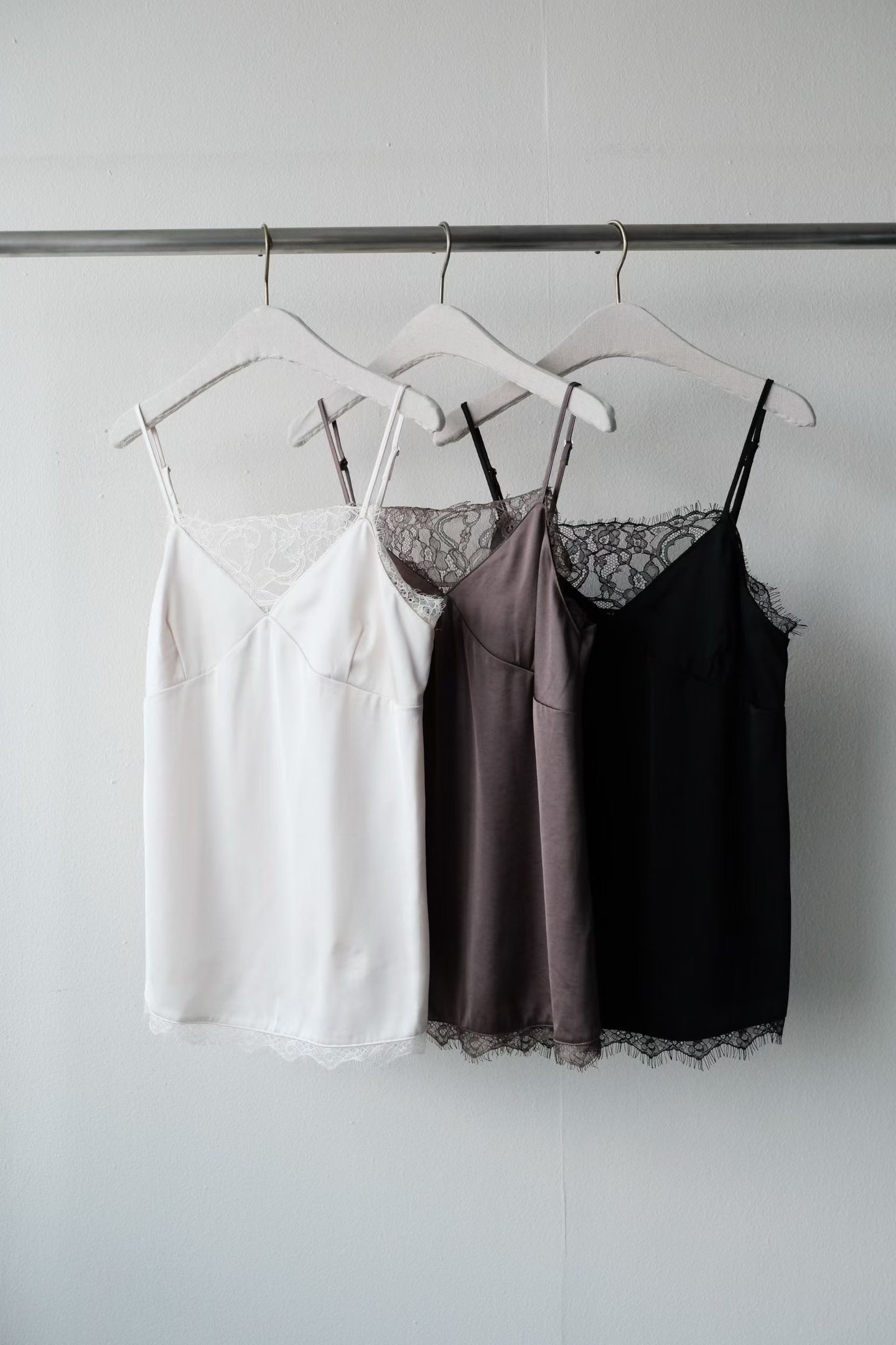 WW2687 Vanlia Lace Top