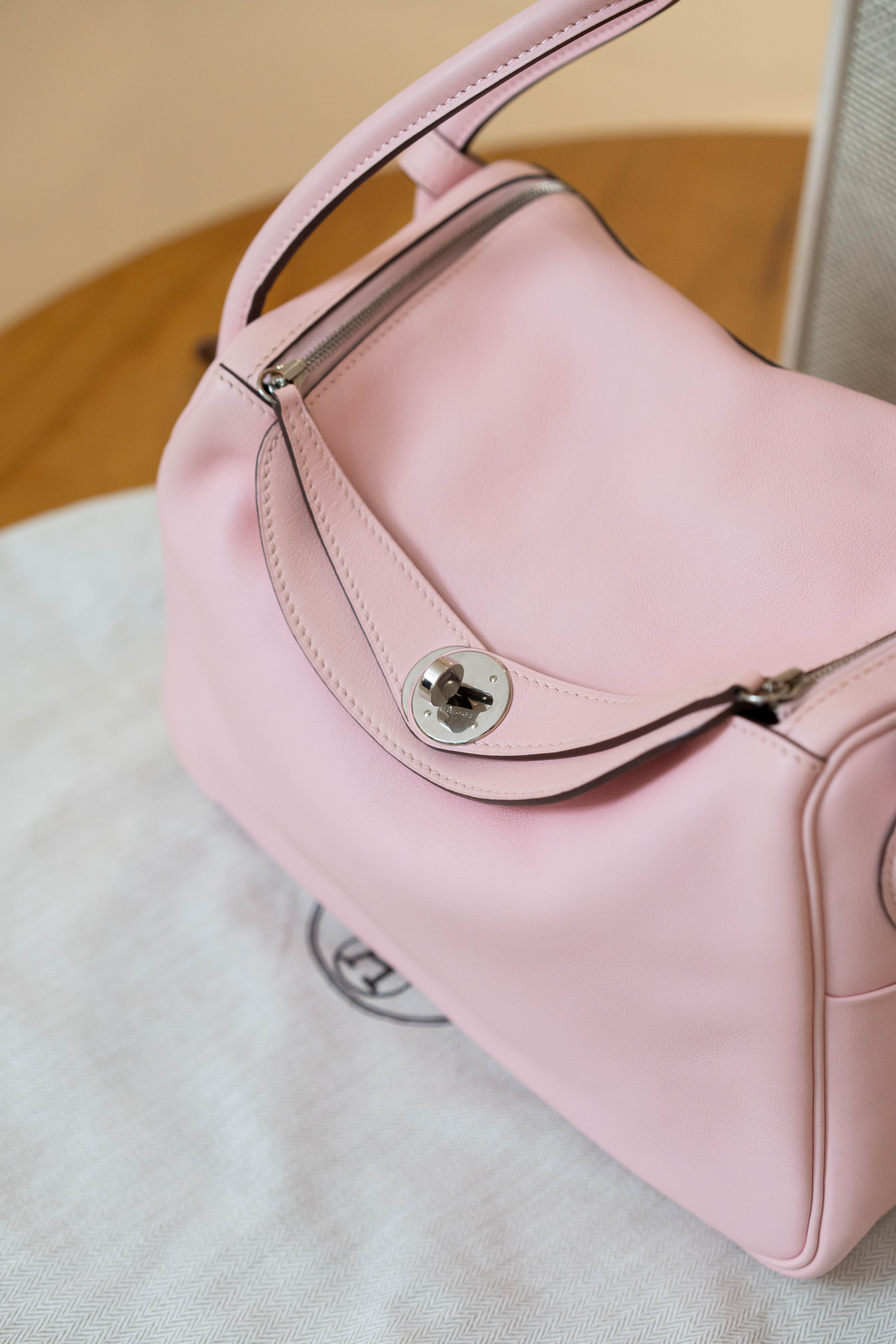 Hermes Swift Lindy 30 皮革銀扣手袋櫻花粉色