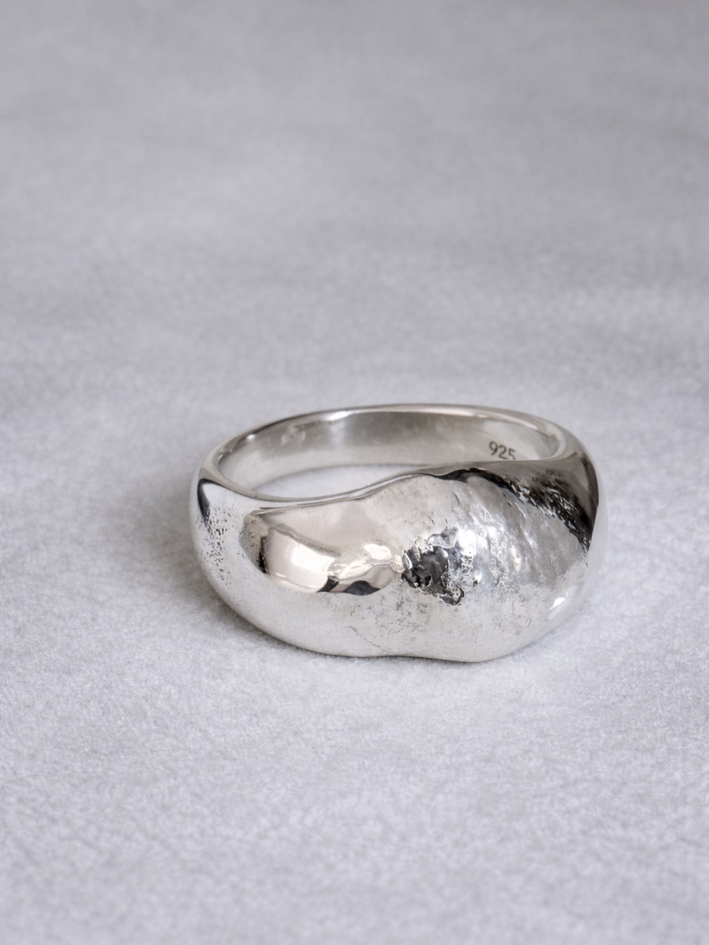 客製化寵物鼻紋戒指就在Ang Jewellery 嬉金坊