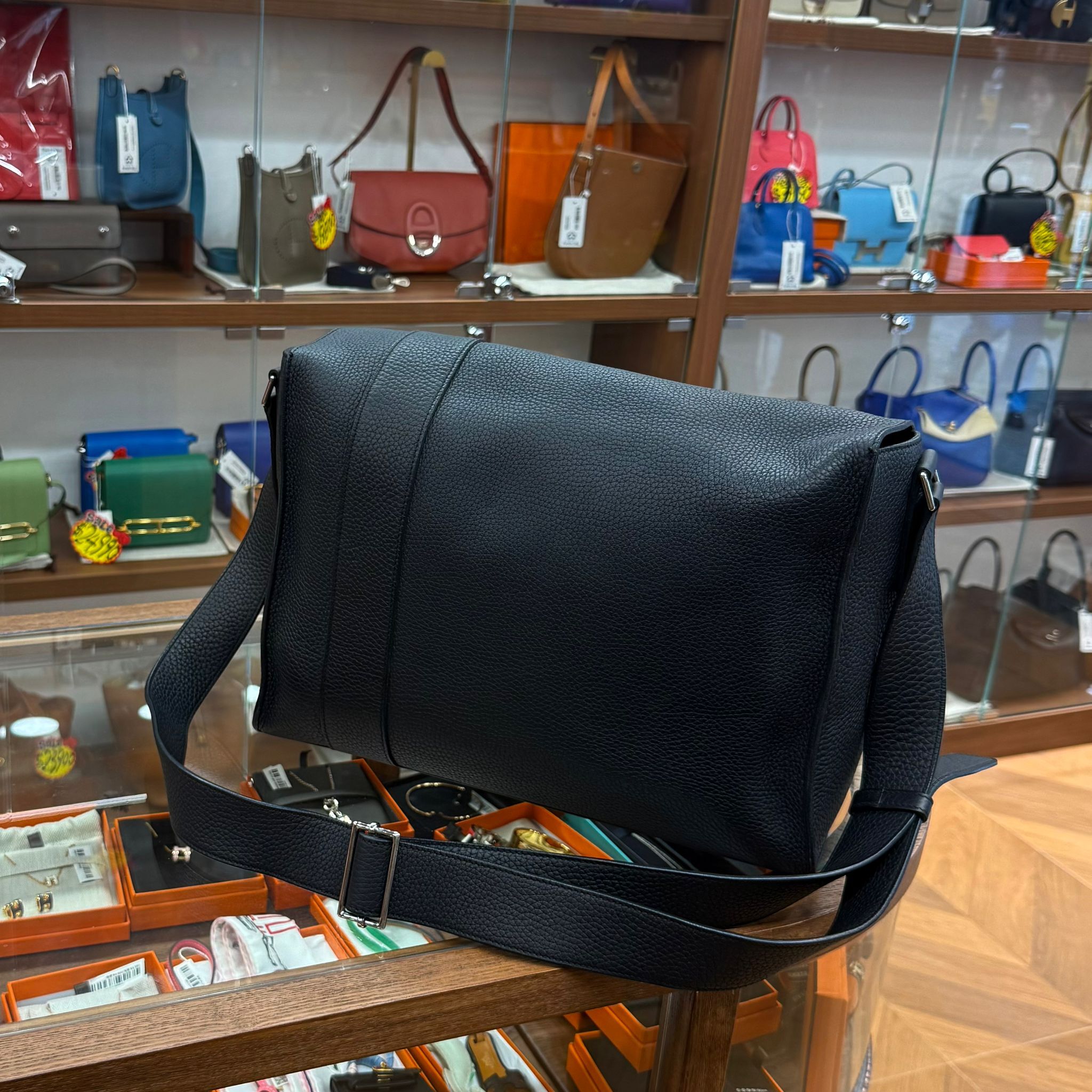 88%New Used Hermes 郵差包 Alfred 35 黑色TC皮銀扣 #愛馬仕埃佛德包