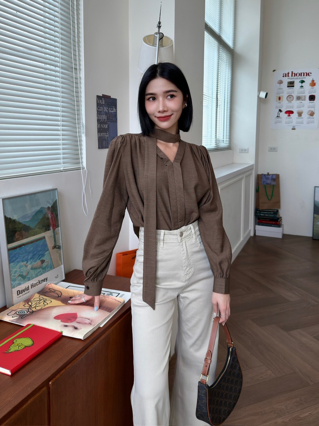 V領綁帶小澎袖上衣