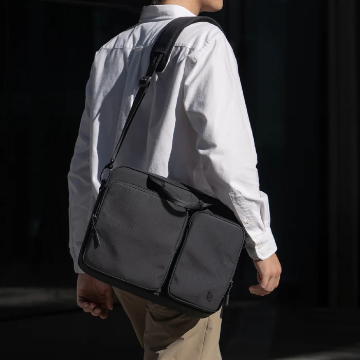 Shoulder Carry on the Go