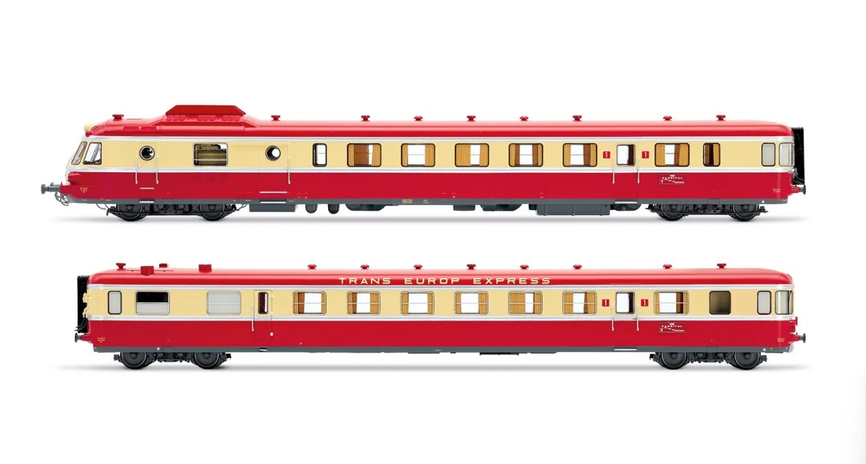 Jouef  HJ2461S HO scale SNCF, diesel railcar RGP I with trailer in red/beige TEE livery, ep. III, with sound decoder