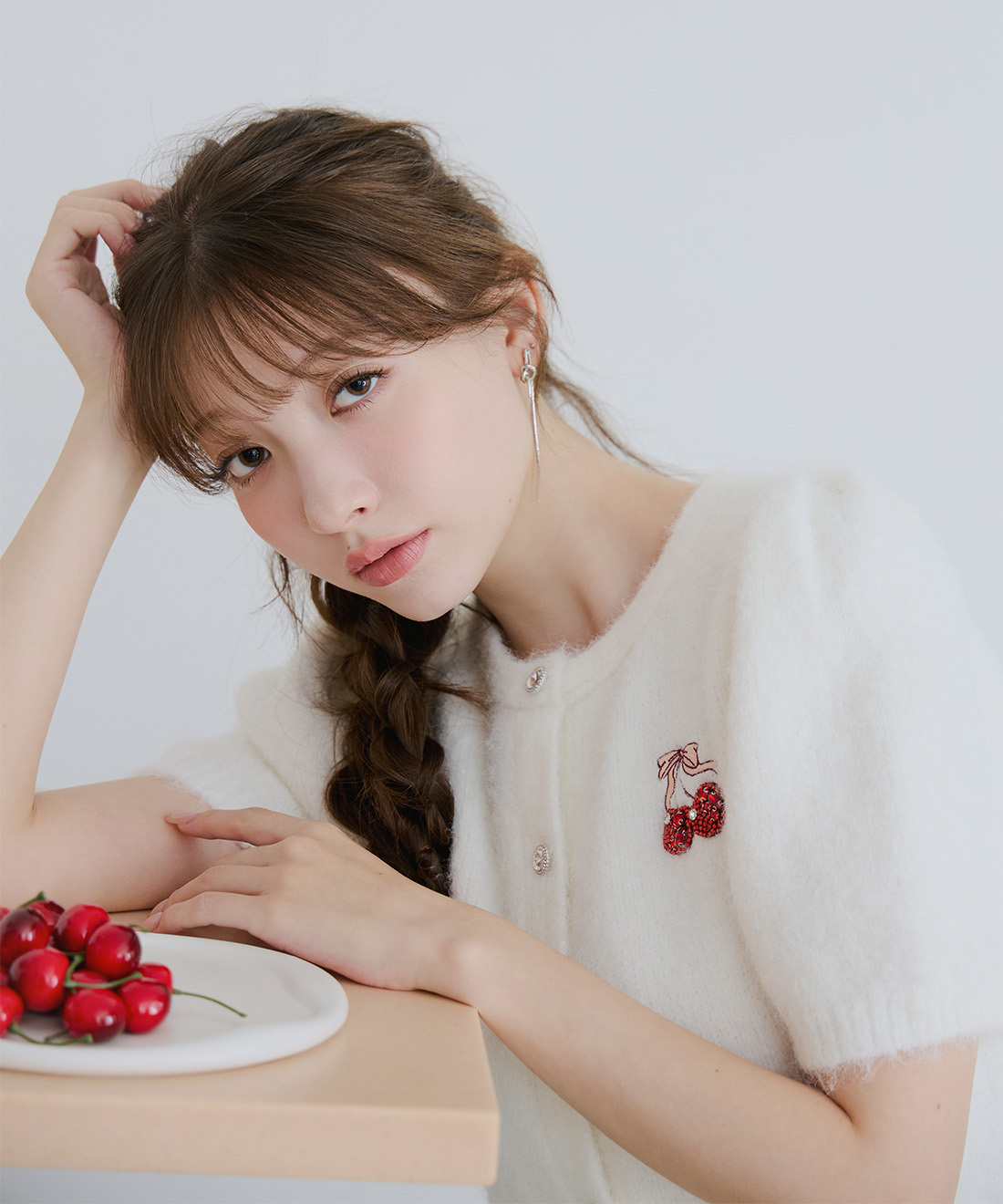 [預購]LILLIAN CARAT櫻桃水鑽蓬鬆針織開襟外套
