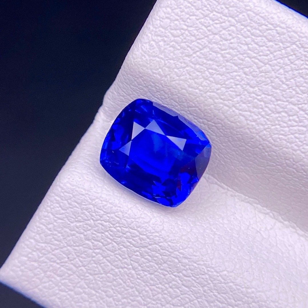 Collector-Grade | Unheated Royal Blue Sapphire