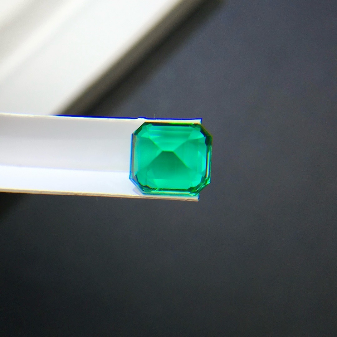 Collector-Grade | Colombian No-Oil Emerald
