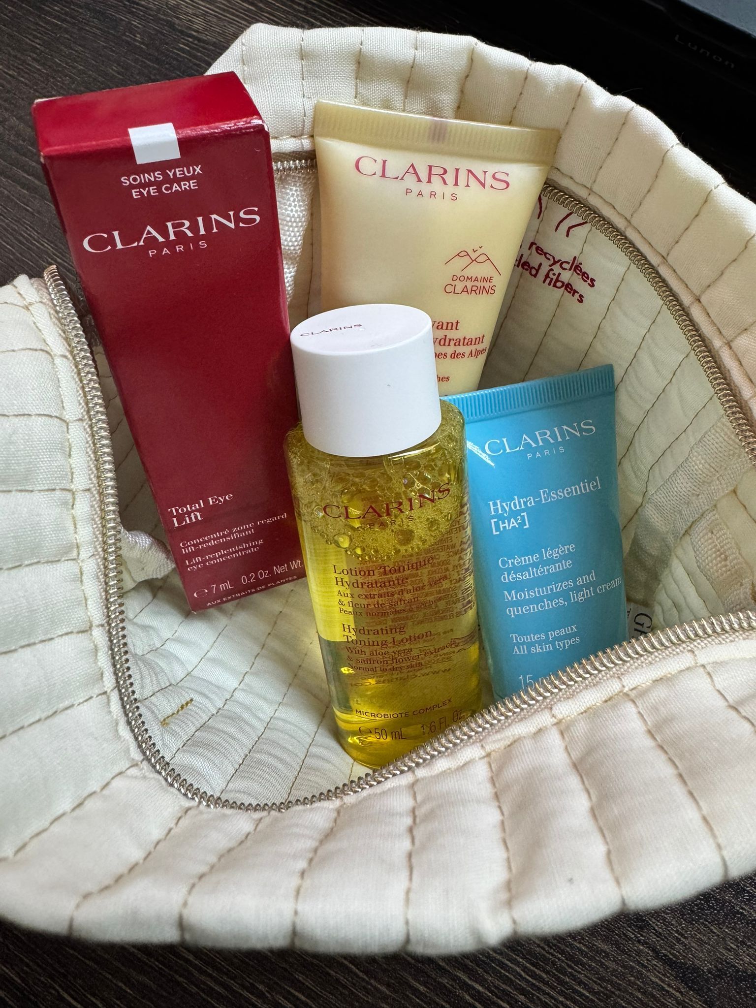 包郵優惠 Clarins 米色布袋 連sample #現貨