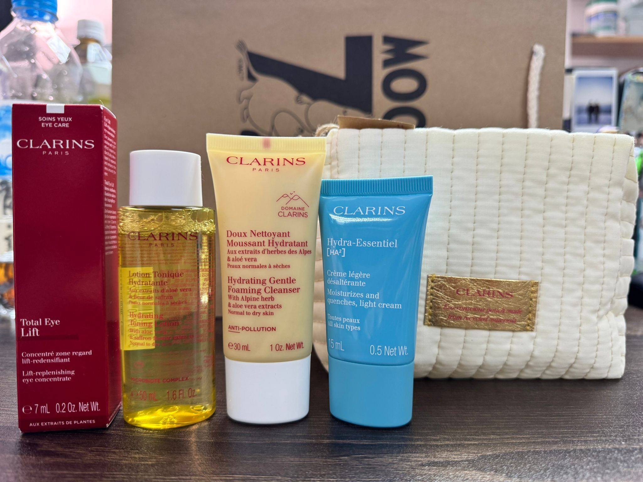 包郵優惠 Clarins 米色布袋 連sample #現貨
