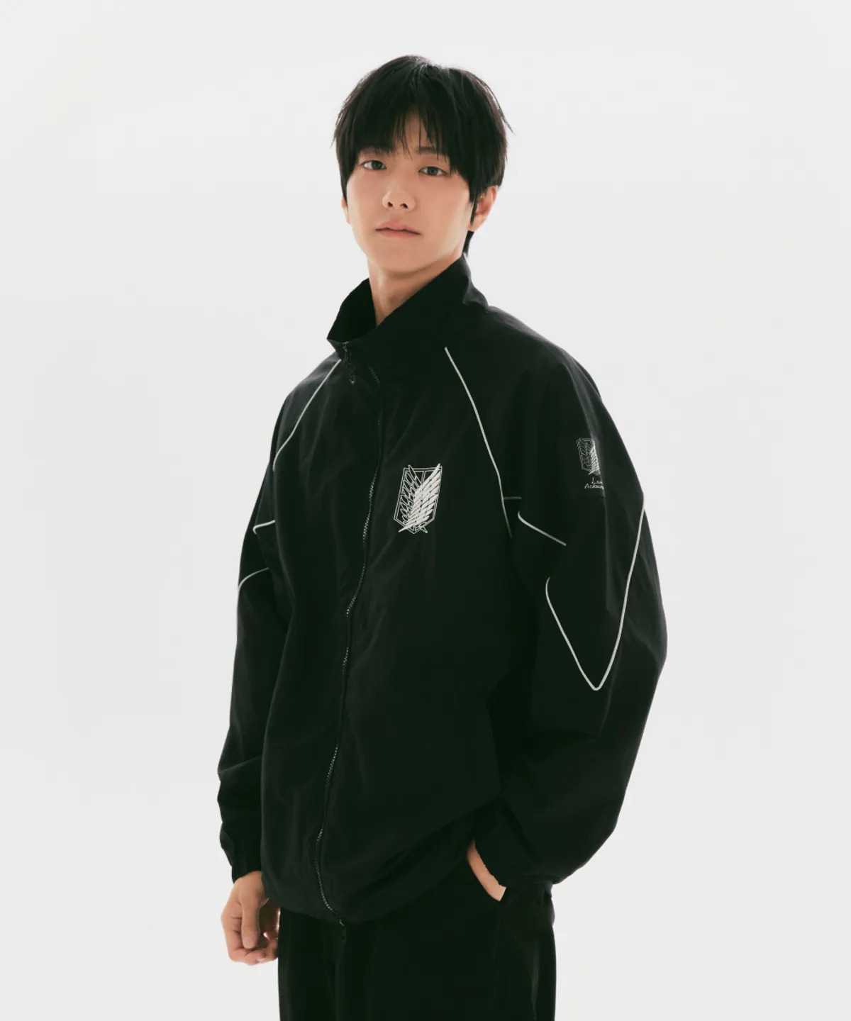 <只收單到9/6中午-韓國限定>SPAO x《進擊的巨人》 外套  圍巾 連帽披肩