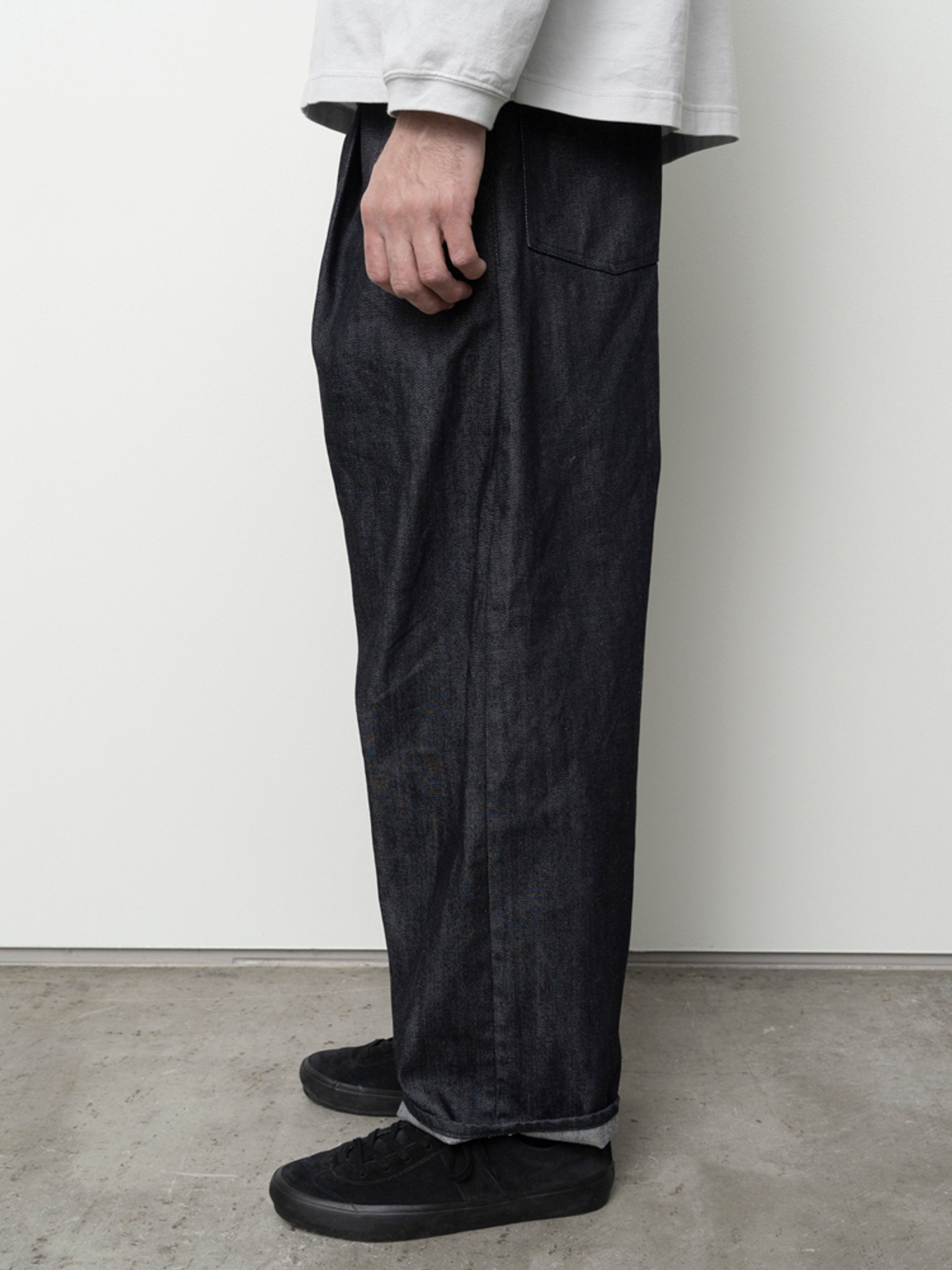 Still By Hand Selvedge Denim Deep Tuck Wide Pants DN012
