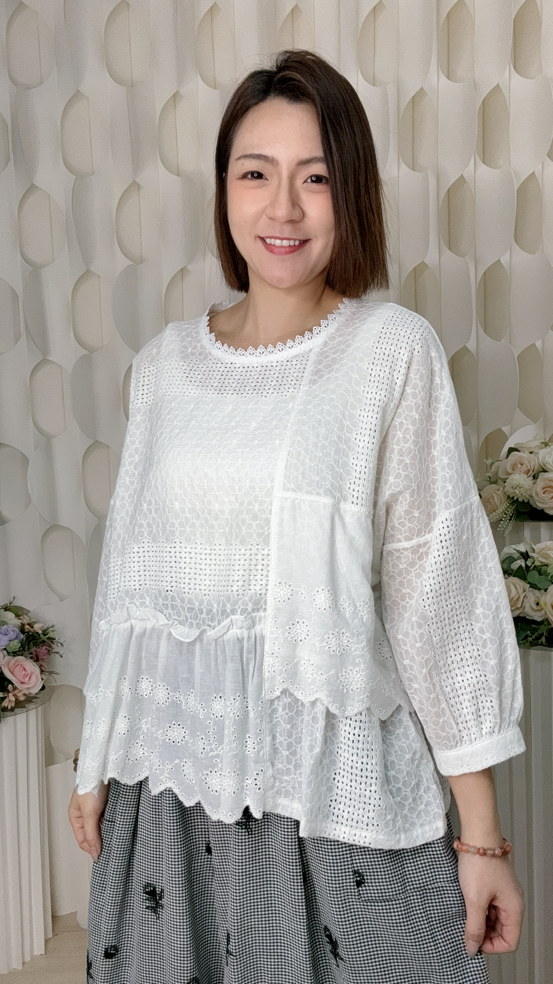 刺繡梭織圓領上衣 (胸48 腰46 長24吋) 69136 #0409clo