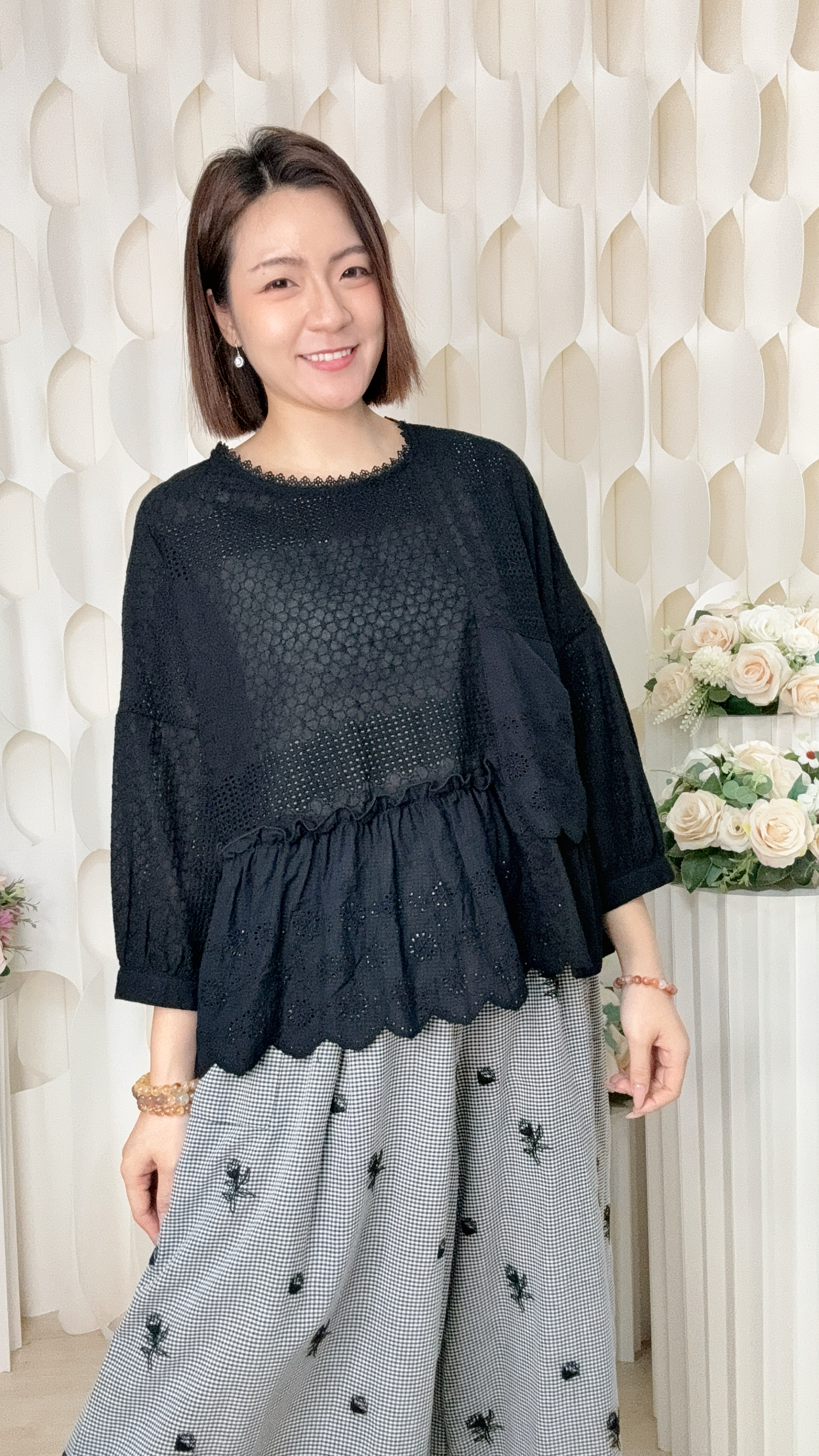 刺繡梭織圓領上衣 (胸48 腰46 長24吋) 69136 #0409clo