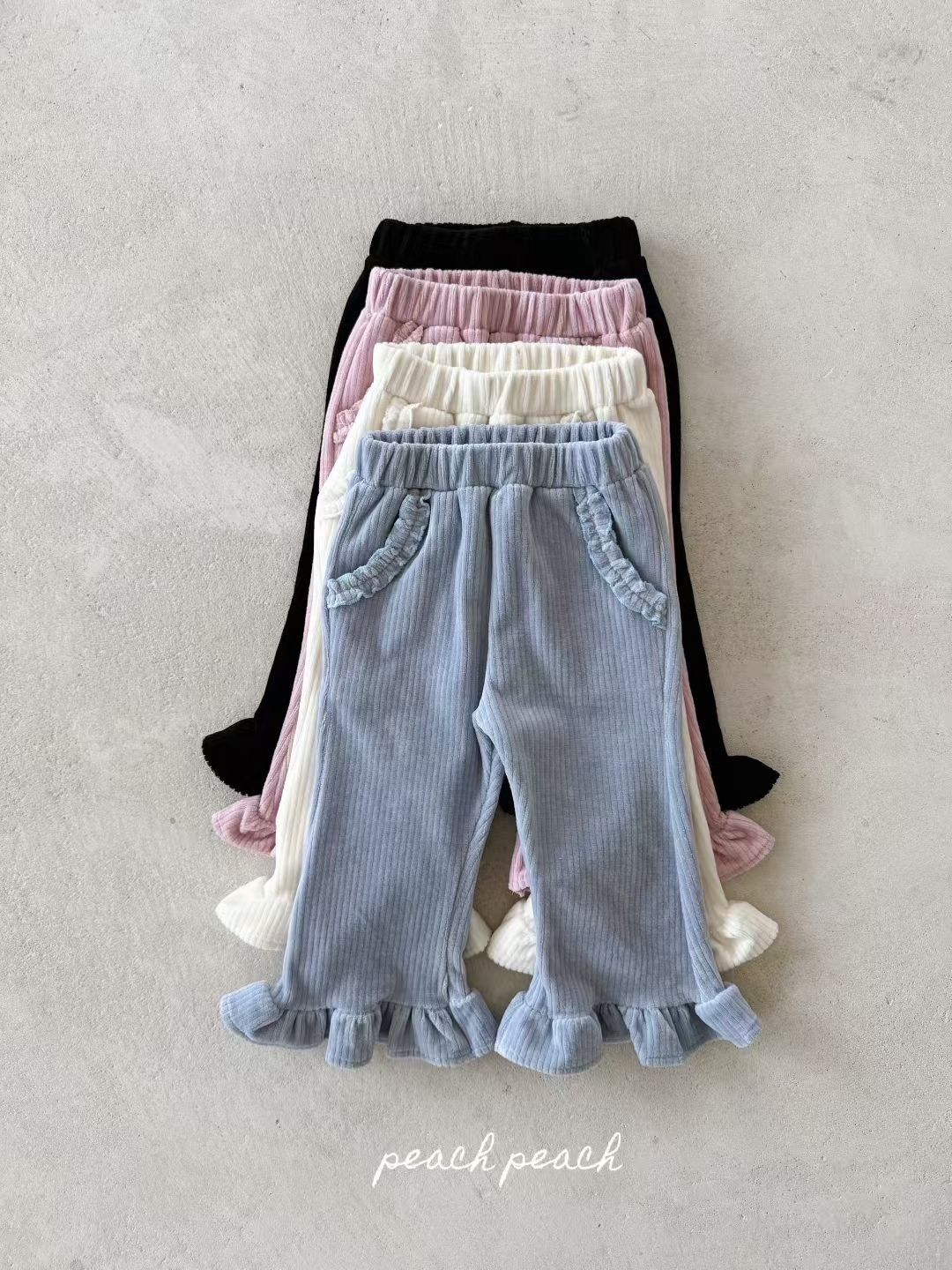 PEACH PEACH Milk Bootcut Pants