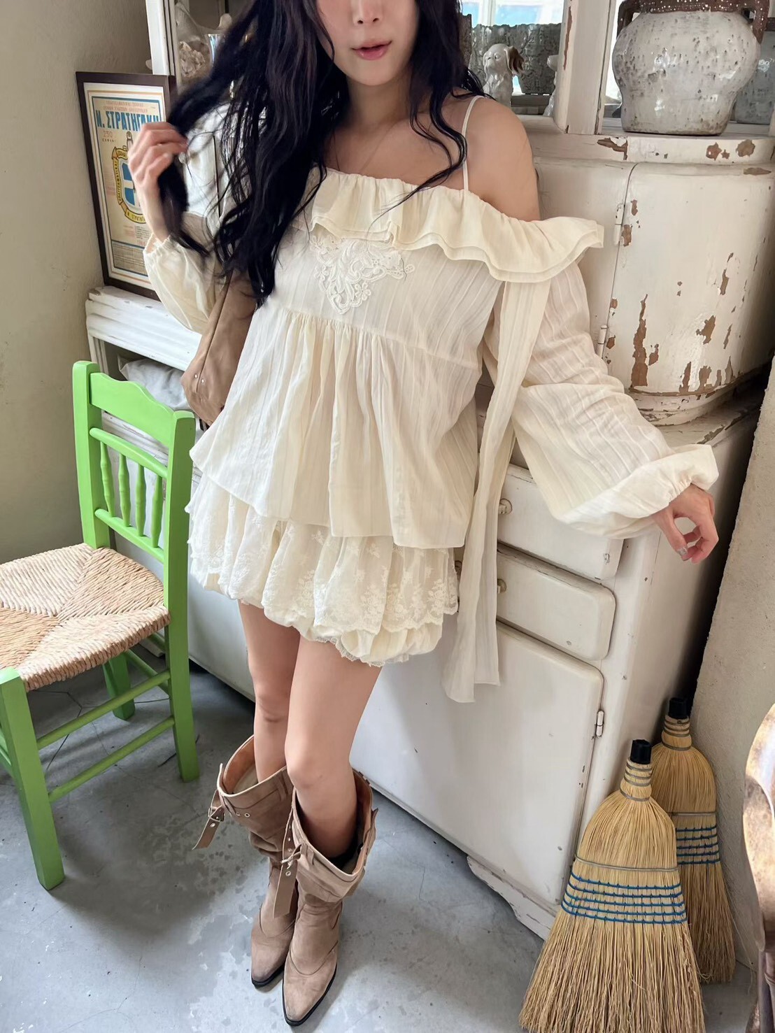 露肩荷葉吊帶單綁帶上衣