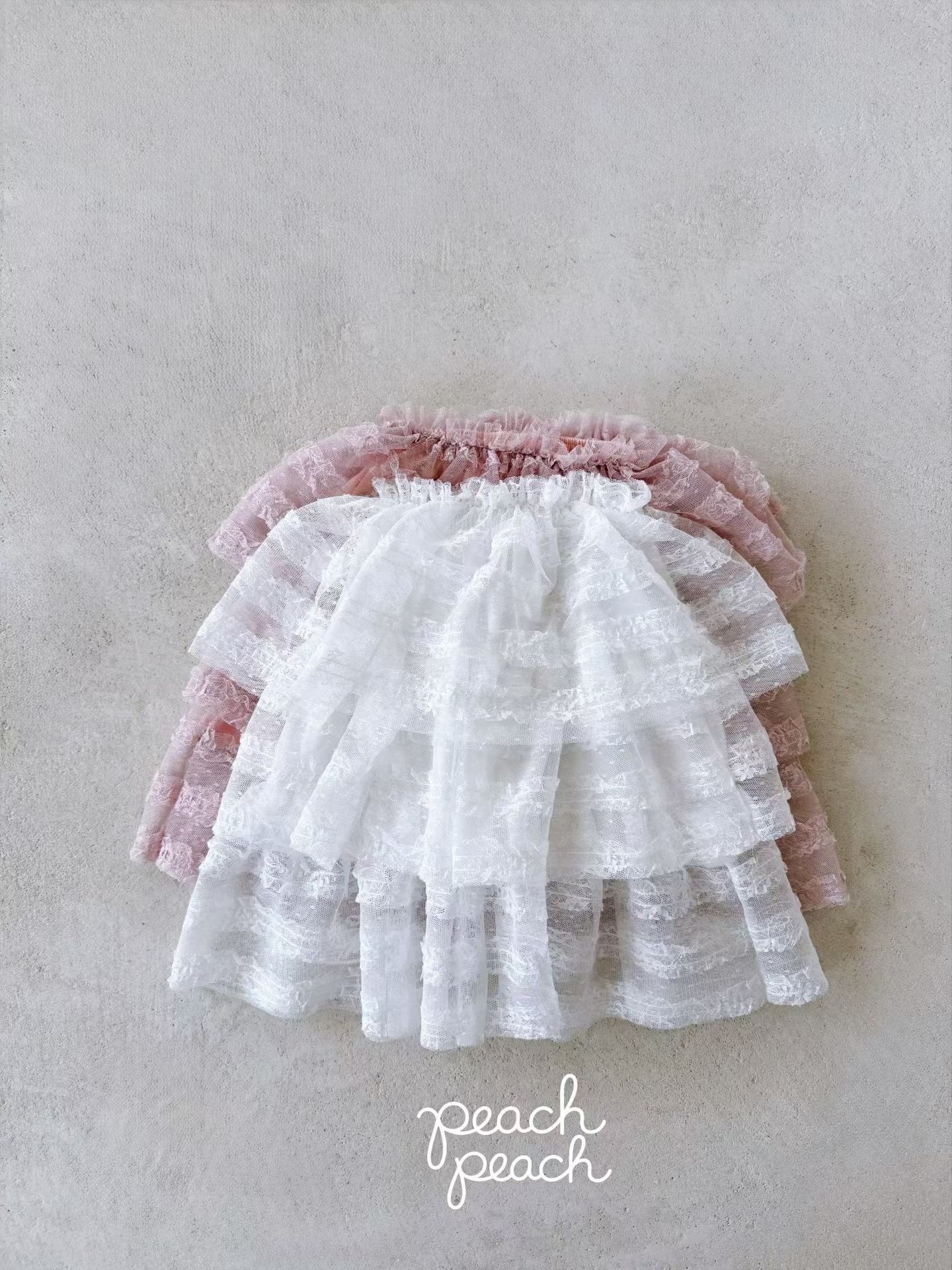 PEACH PEACH Antique Lace Skirt