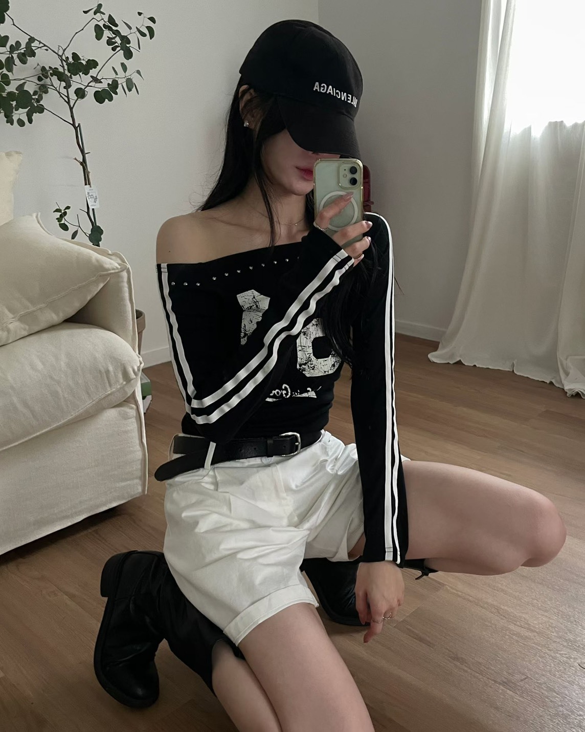 81鉚釘露肩T