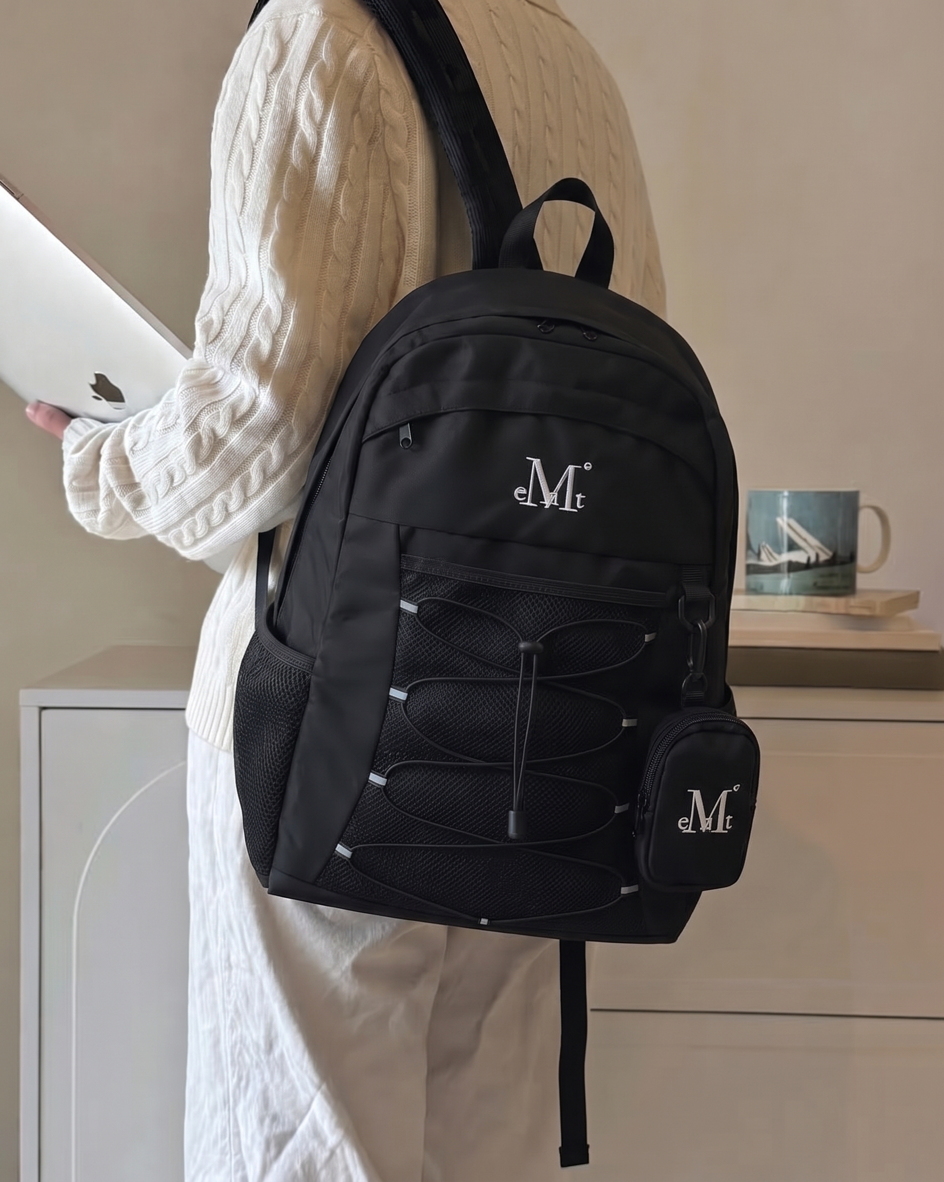 <四折入手>韓國 Mucent 綁帶 交叉 後背包 雙肩包 附耳機小包 黑色